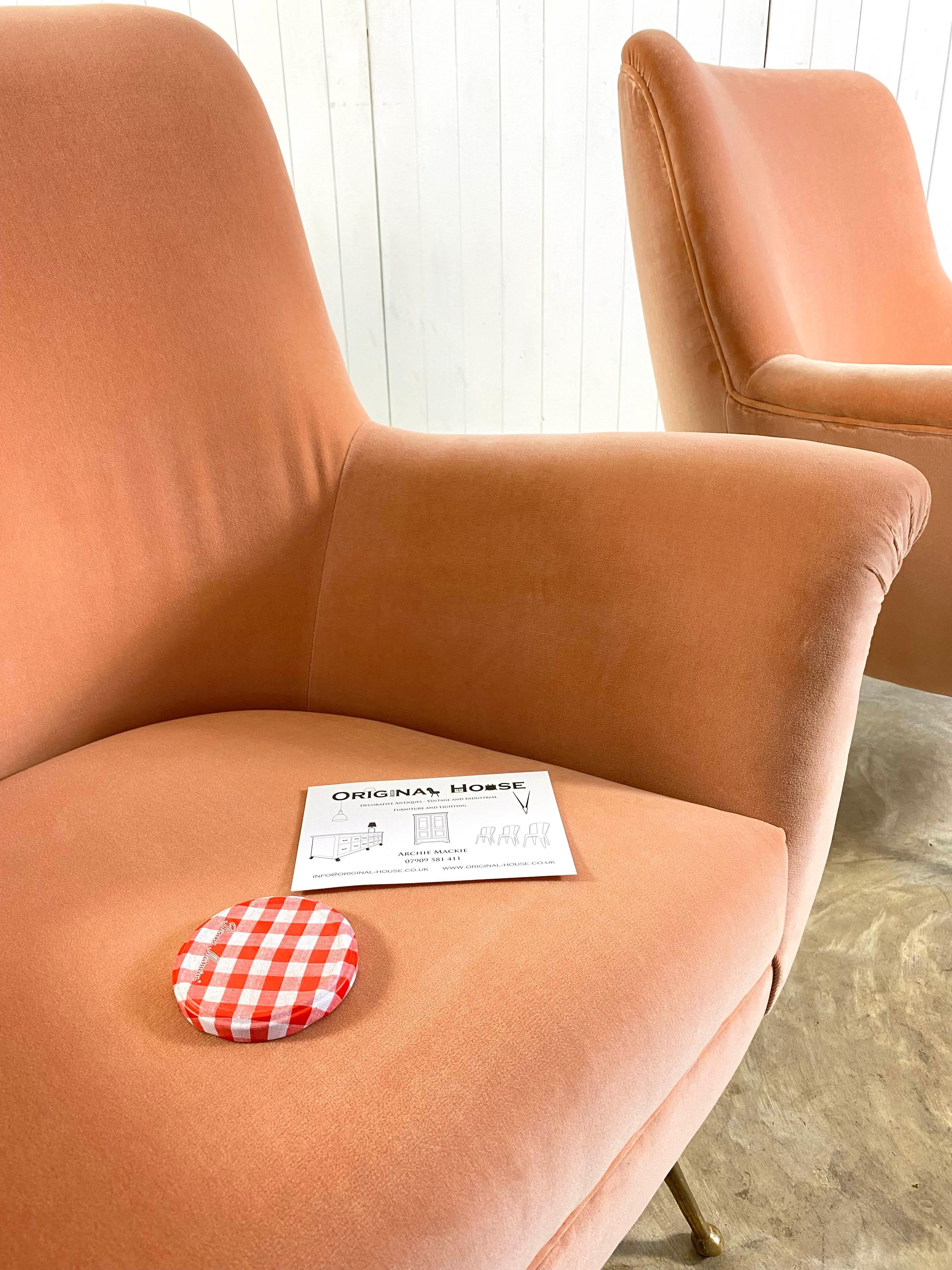 Midcentury Italian Velvet Armchair For Sale 2