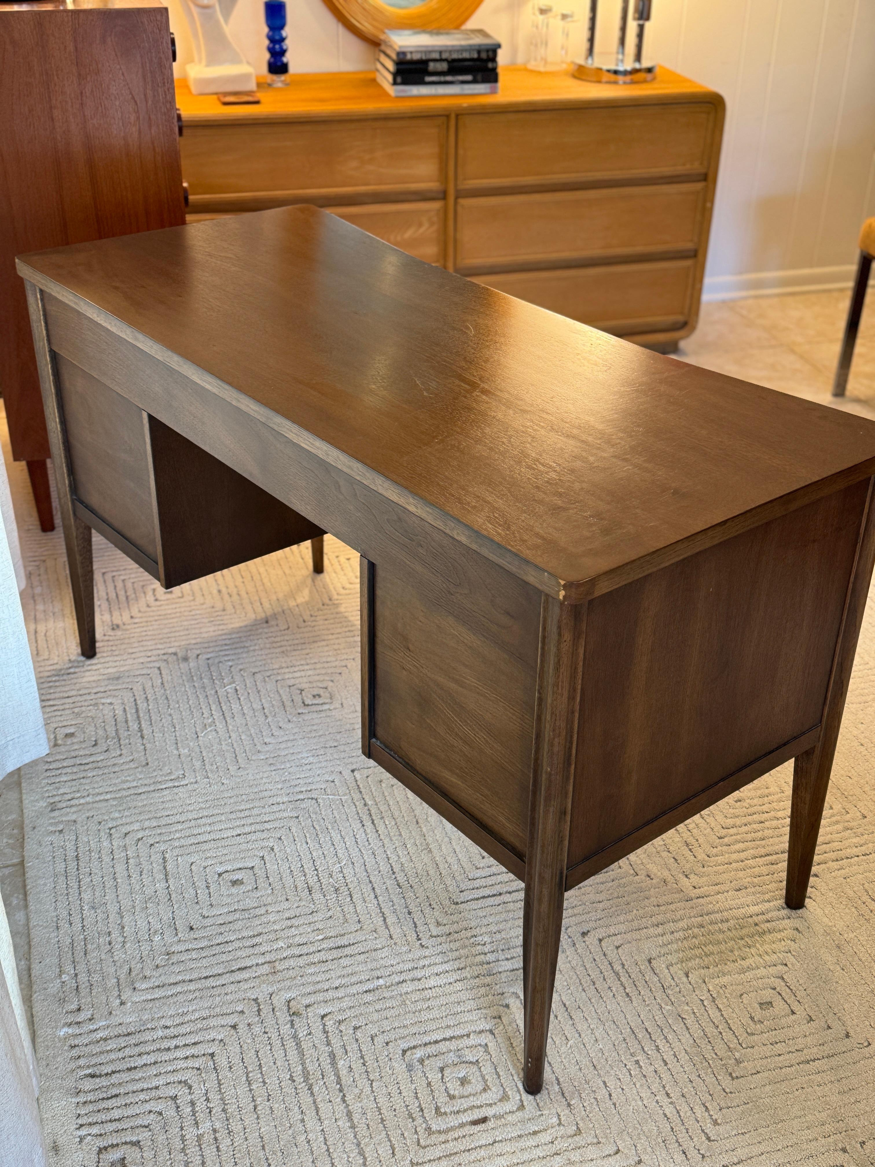 A mid century modern American icon, the Saga desk by Broyhill 4