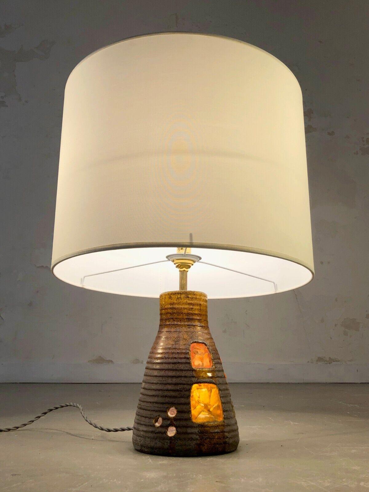 A MID-CENTURY-MODERN BRUTALIST RUSTIC Ceramic TABLE LAMP von ACCOLAY France 1950 (Keramik) im Angebot