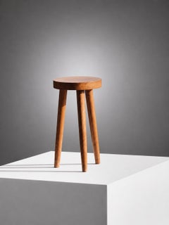 Tabouret à trois pieds de style « Mid-Century Modern » et « brutaliste », dans l'esprit de Perriand, France, 1950