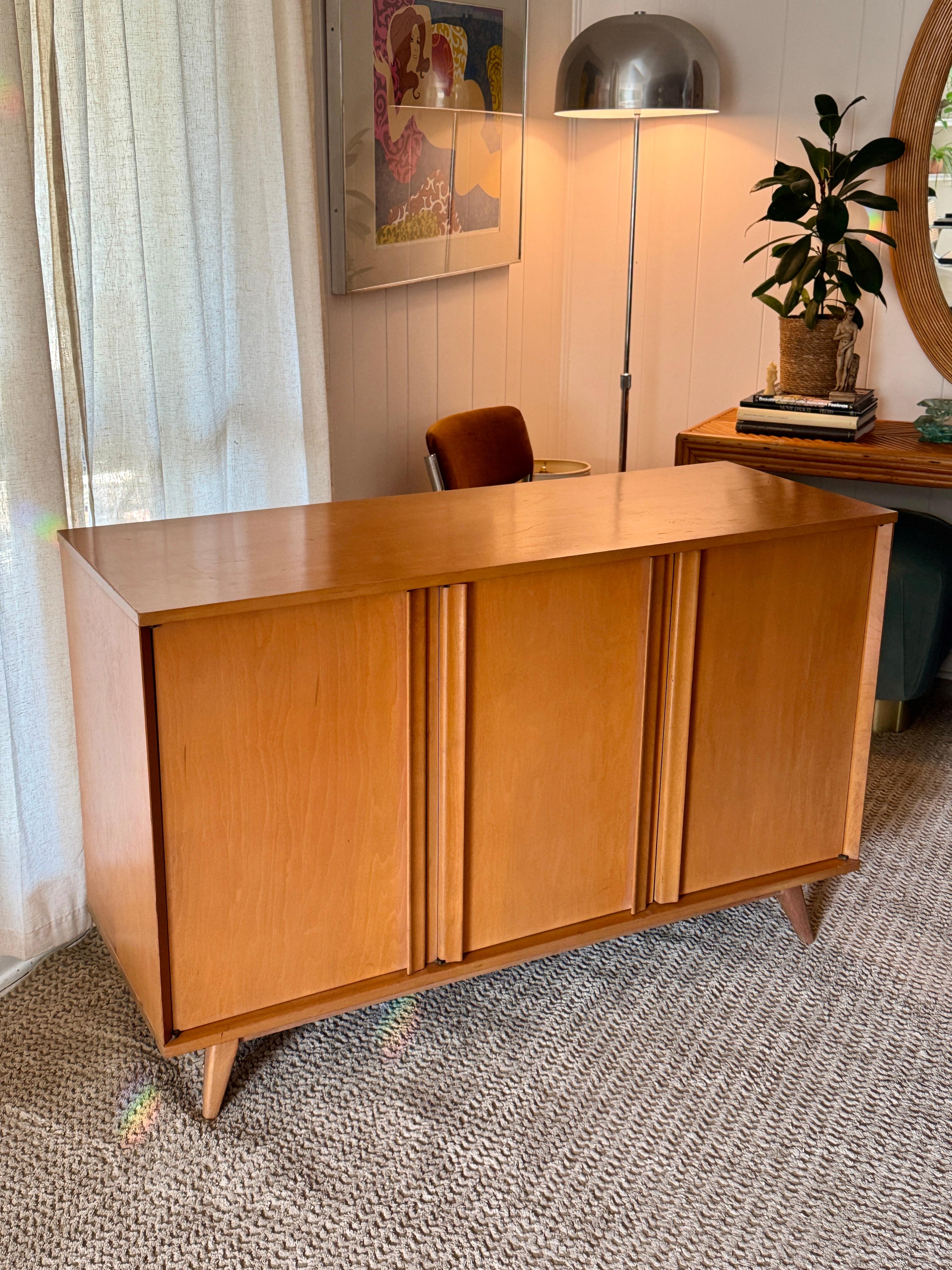 A mid century modern buffet by Viko Baumritter of New York, circa 1960s For Sale 7