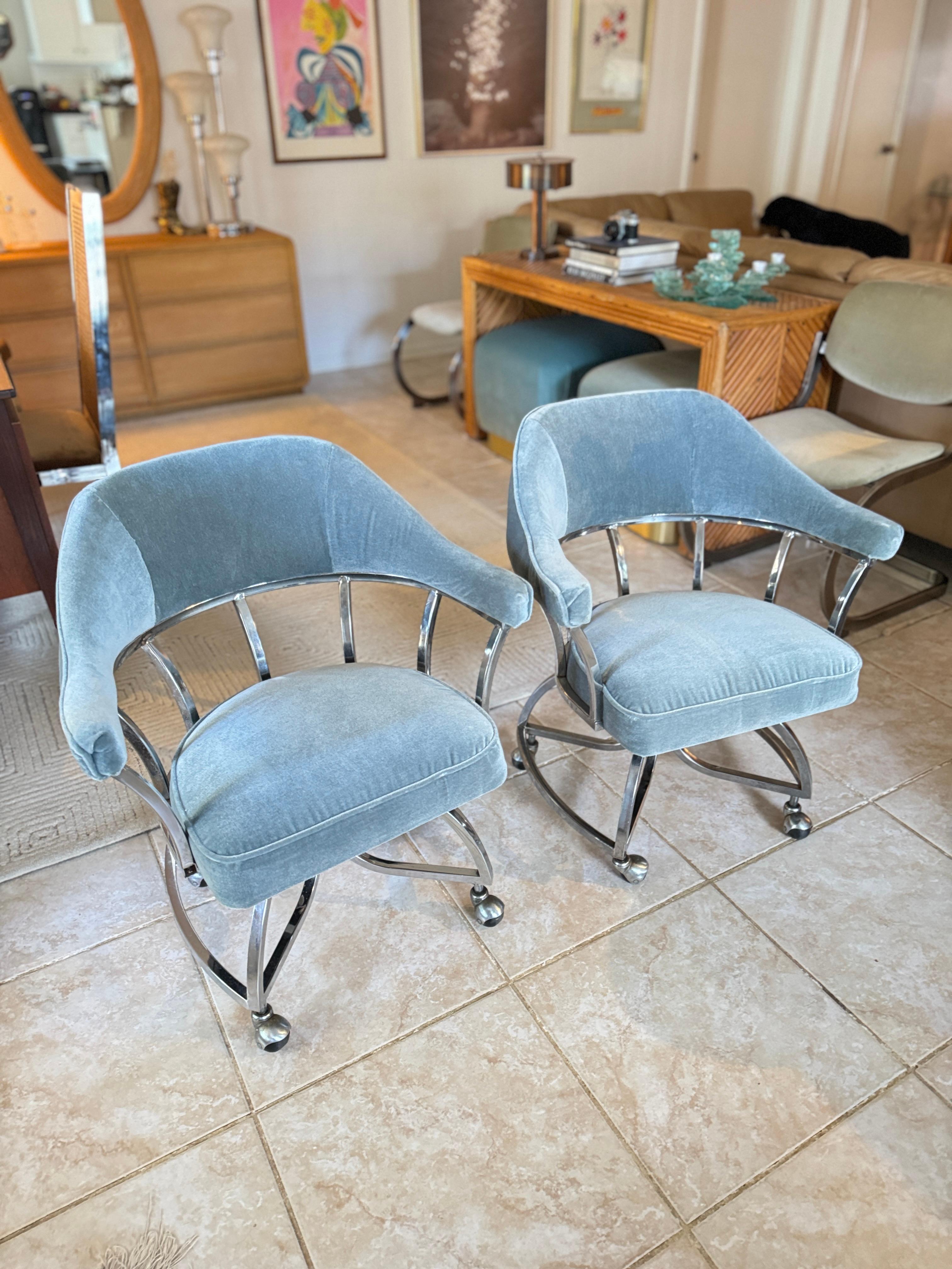 A mid century modern chrome dining set including 4 chairs and table 1970s 3