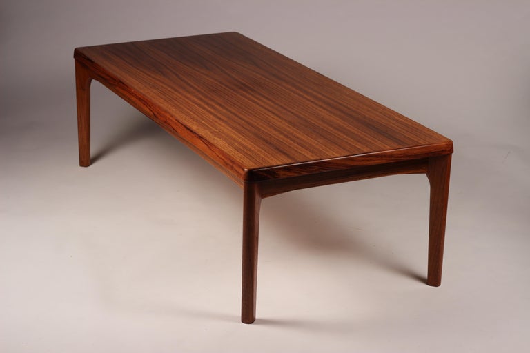 Scandinavian Modern Teak Coffee Table Designed by Henning Kjærnulf In Good Condition For Sale In London, GB