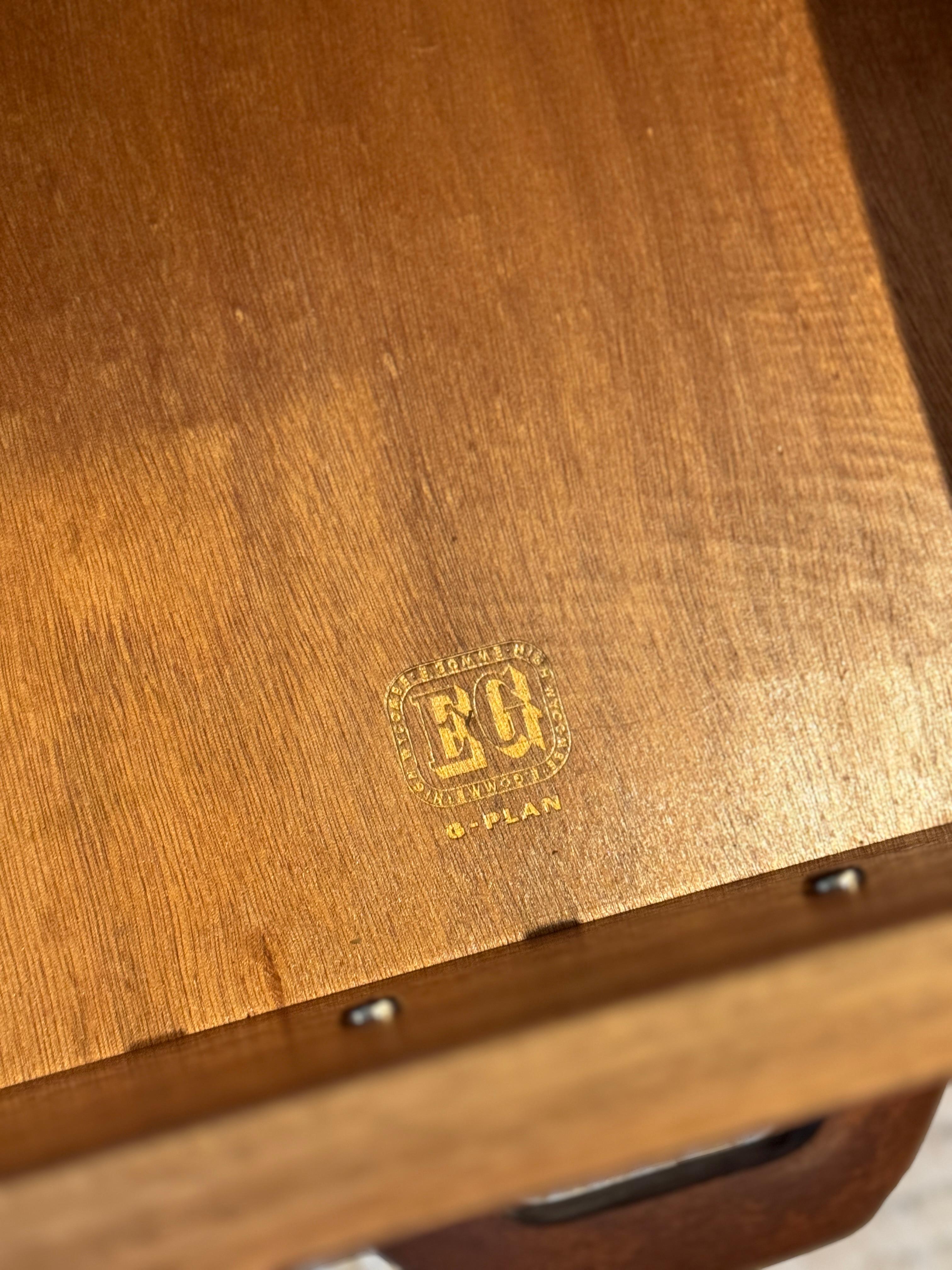A mid century modern E. Gomme G Plan sideboard/bar cabinet circa 1960s 4