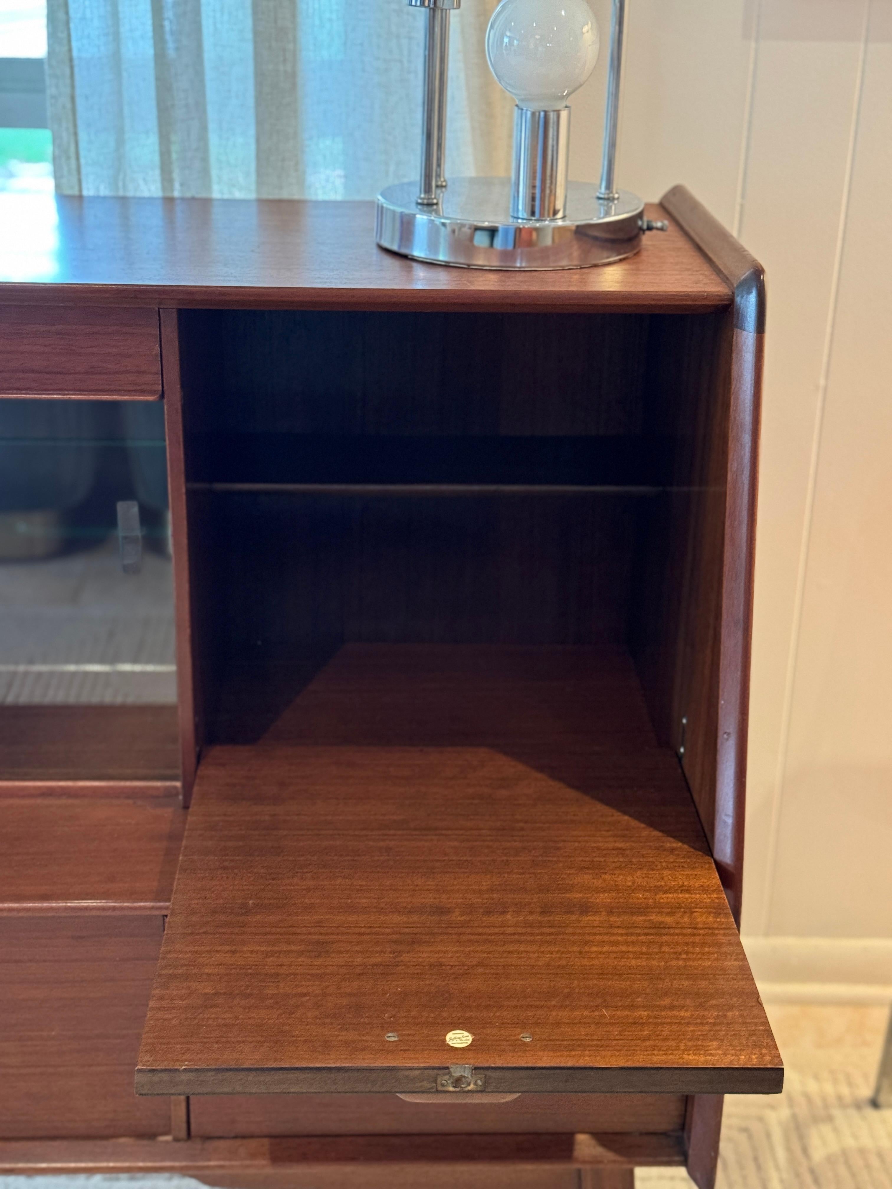 A mid century modern E. Gomme G Plan sideboard/bar cabinet circa 1960s 6