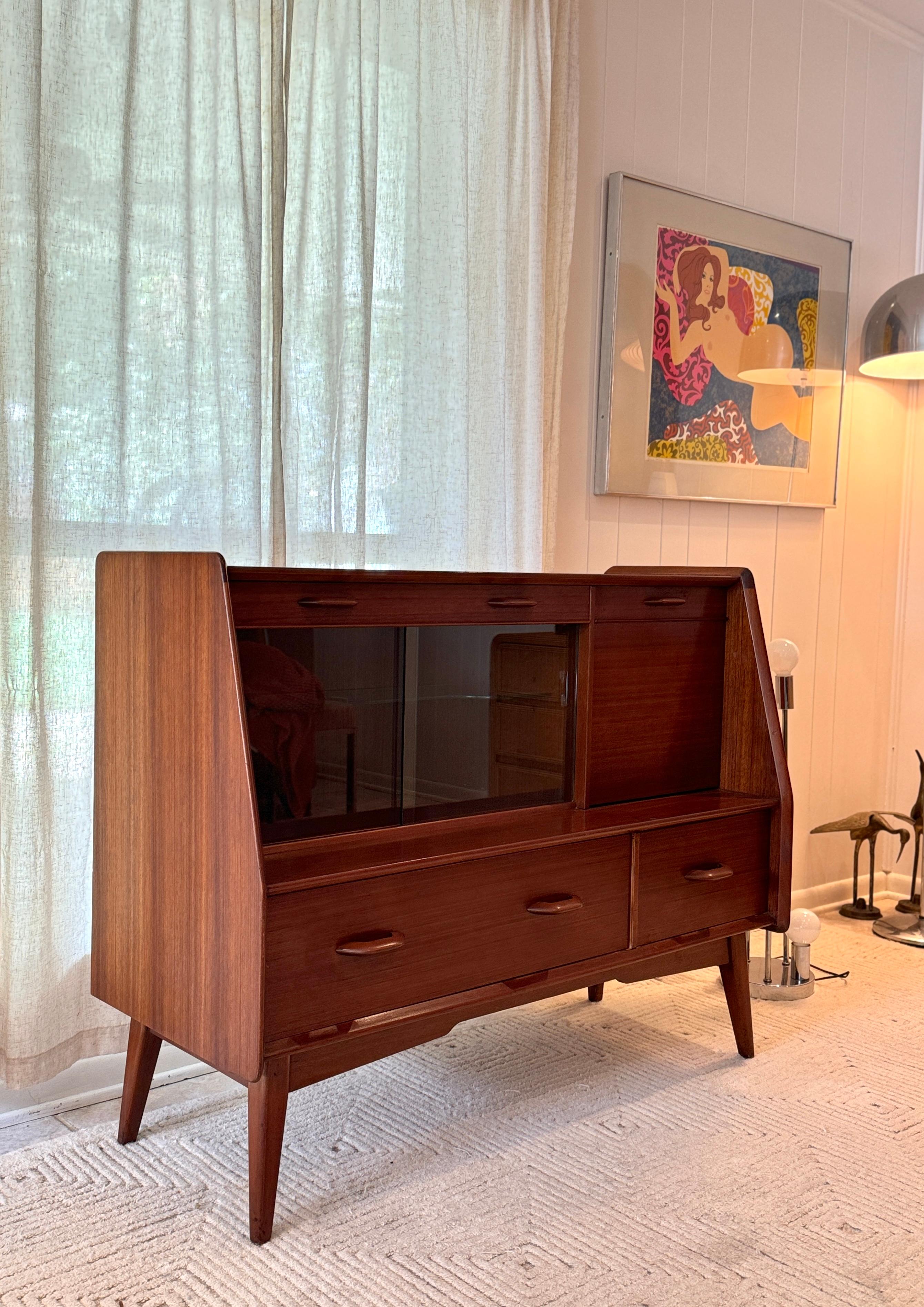 Wood A mid century modern E. Gomme G Plan sideboard/bar cabinet circa 1960s