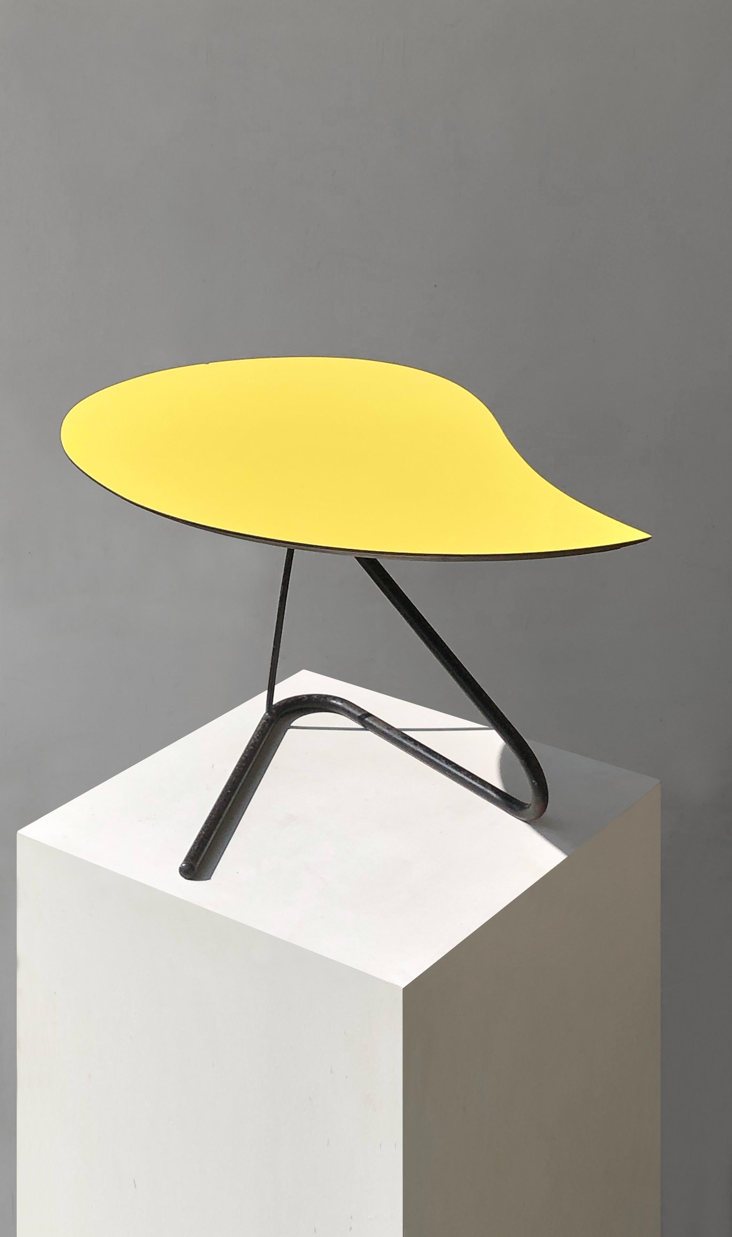 Milieu du XXe siècle Table d'appoint ou de coiffeuse moderniste de forme libre du milieu du siècle dernier, France, 1950 en vente