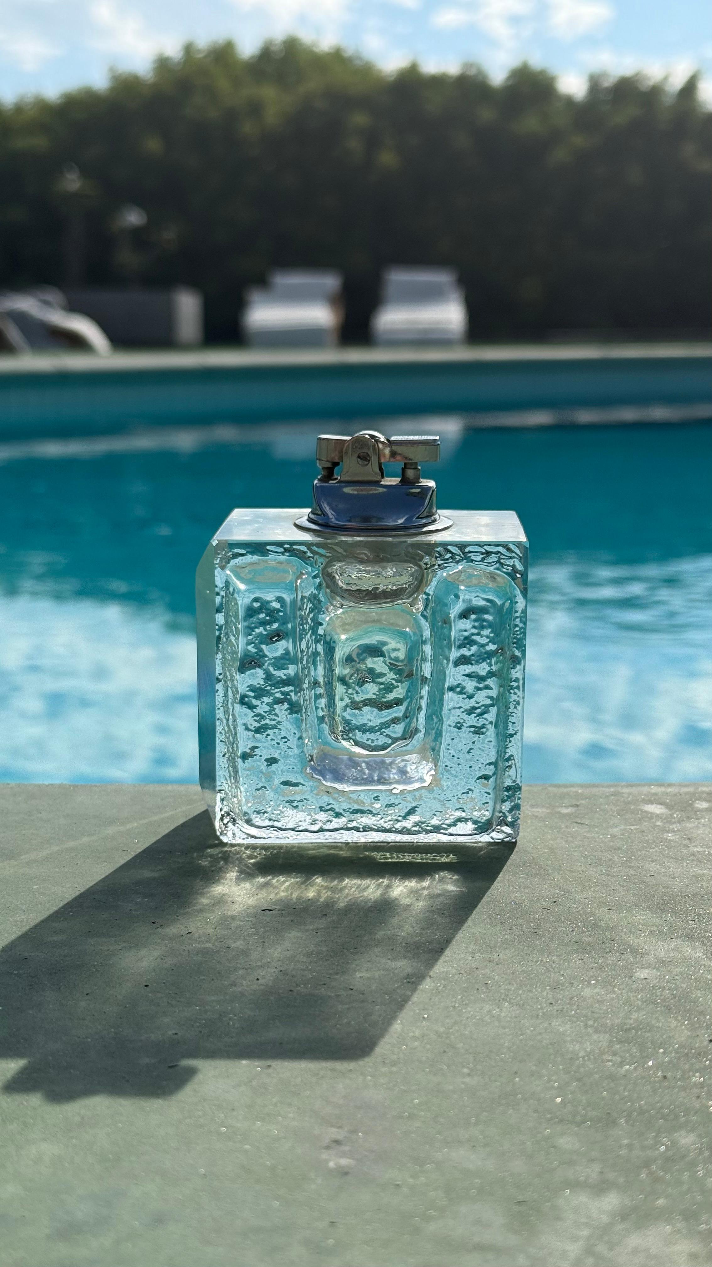 Briquet de table en verre moderne du milieu du siècle, vers 1960 en vente 5