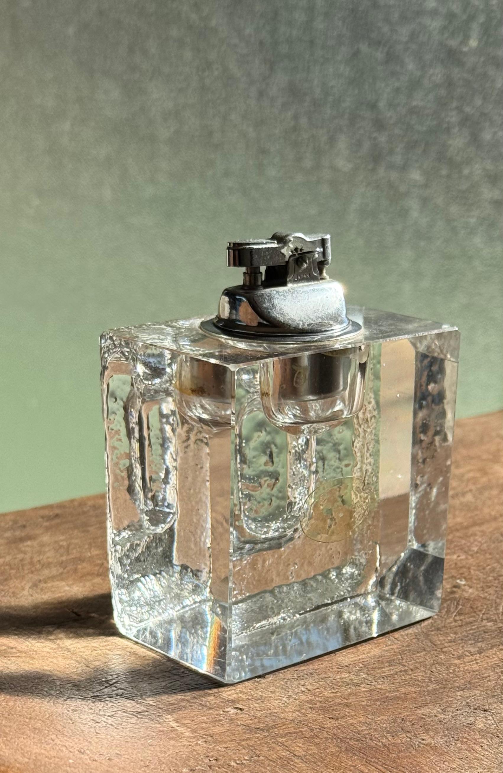 Briquet de table en verre moderne du milieu du siècle, vers 1960 en vente 7