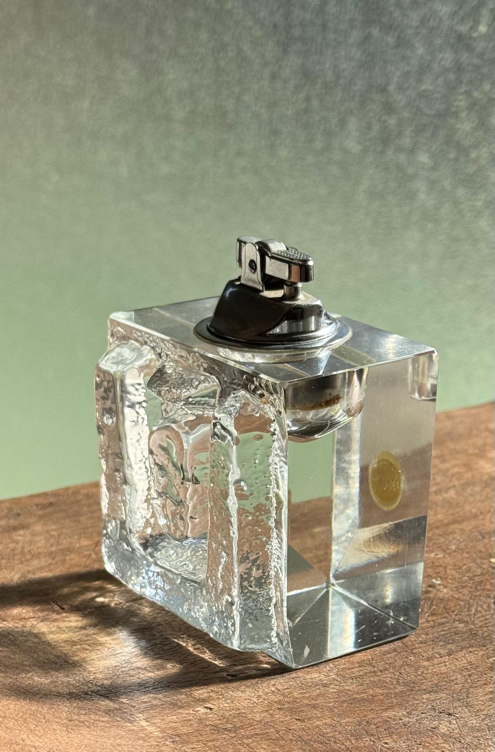 Briquet de table en verre moderne du milieu du siècle, vers 1960 en vente 8