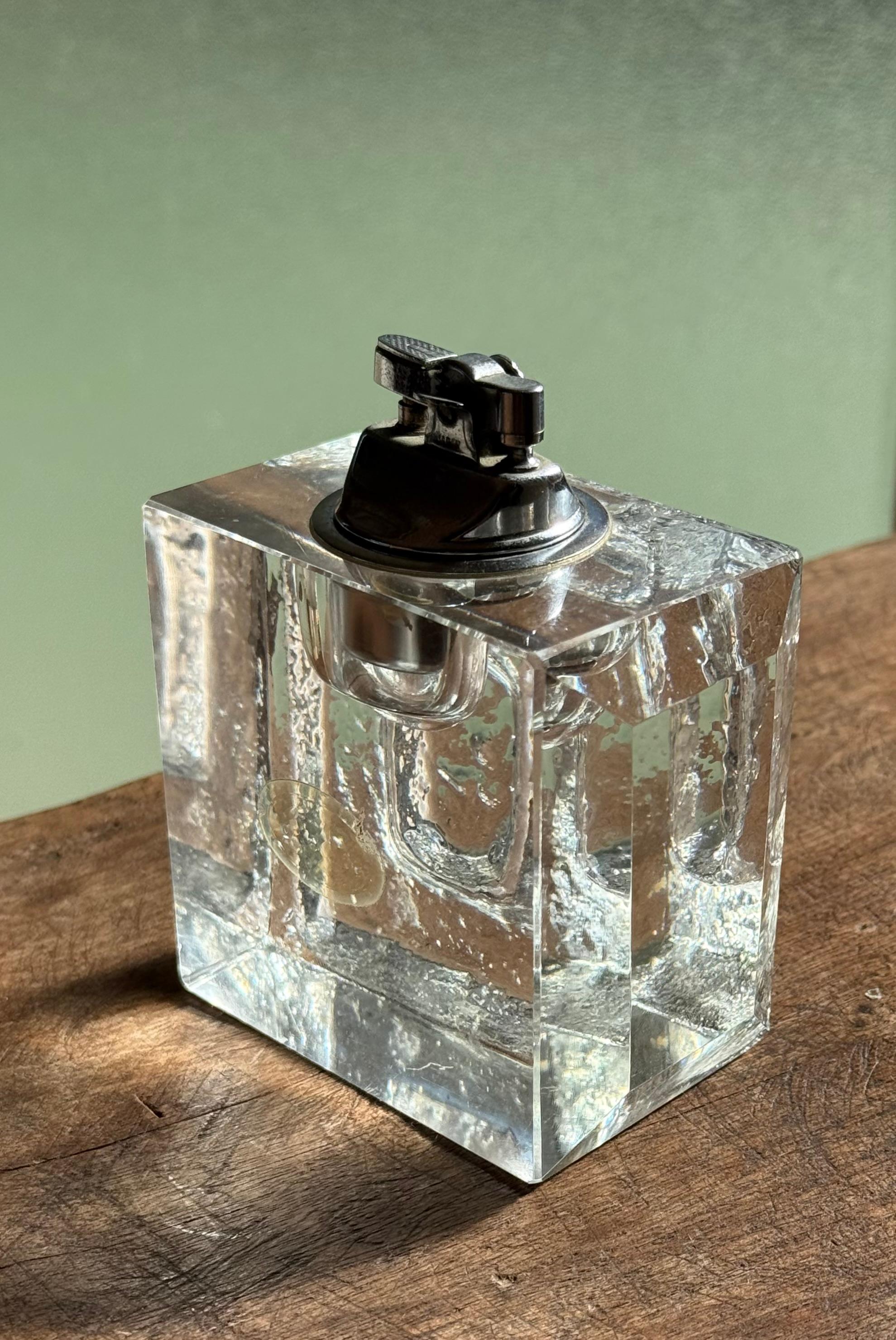 20ième siècle Briquet de table en verre moderne du milieu du siècle, vers 1960 en vente