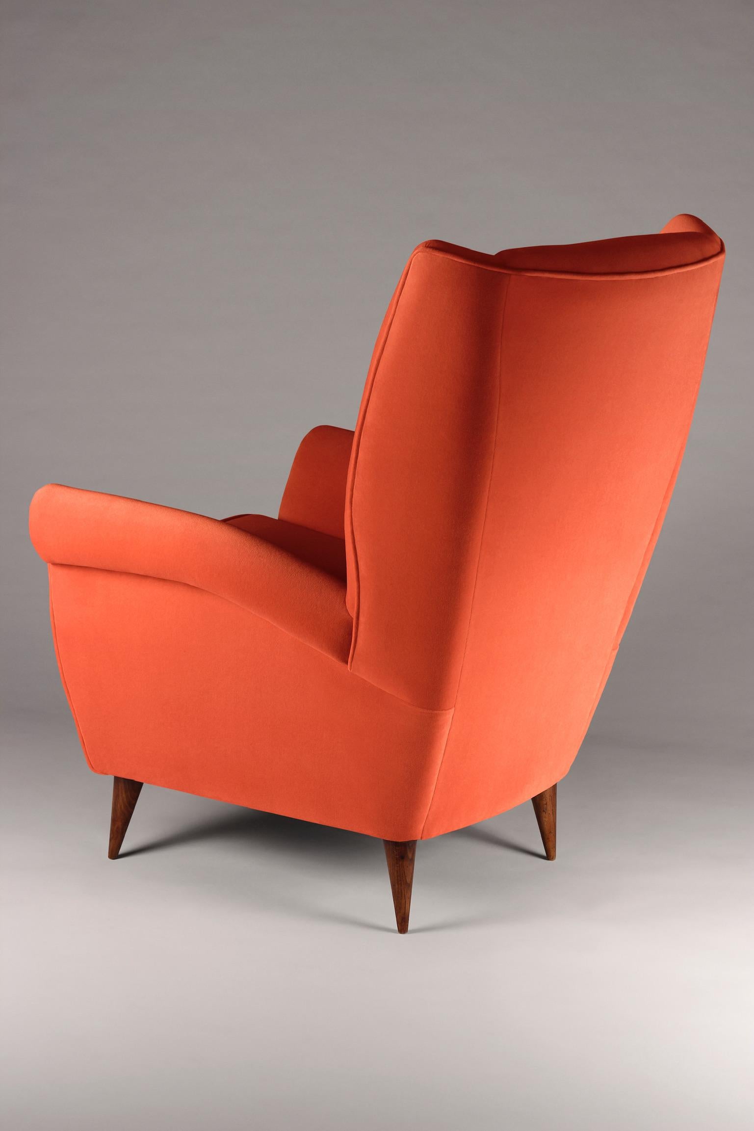 Mid-Century Modern Inspired Italian Style ‘Marcello’ Lounge Chair In New Condition For Sale In London, GB