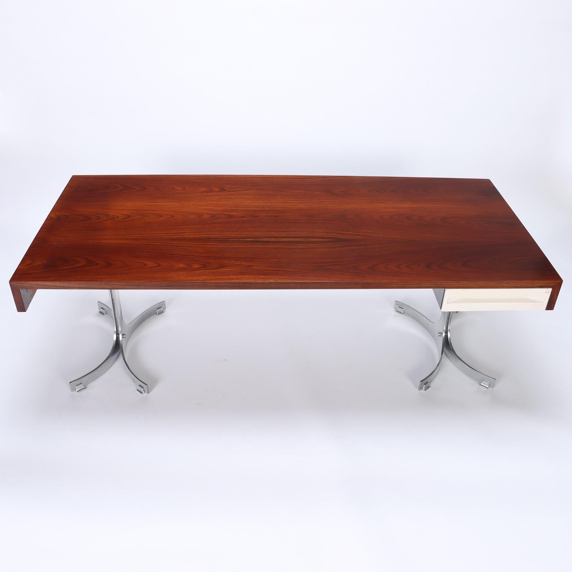 Mid Century Modern Italian Two Part L Shaped Desk, circa 1960 For Sale 2