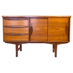 Ein modernes McIntosh-Sideboard aus Teakholz, entworfen von Tom Robertson, 1960.