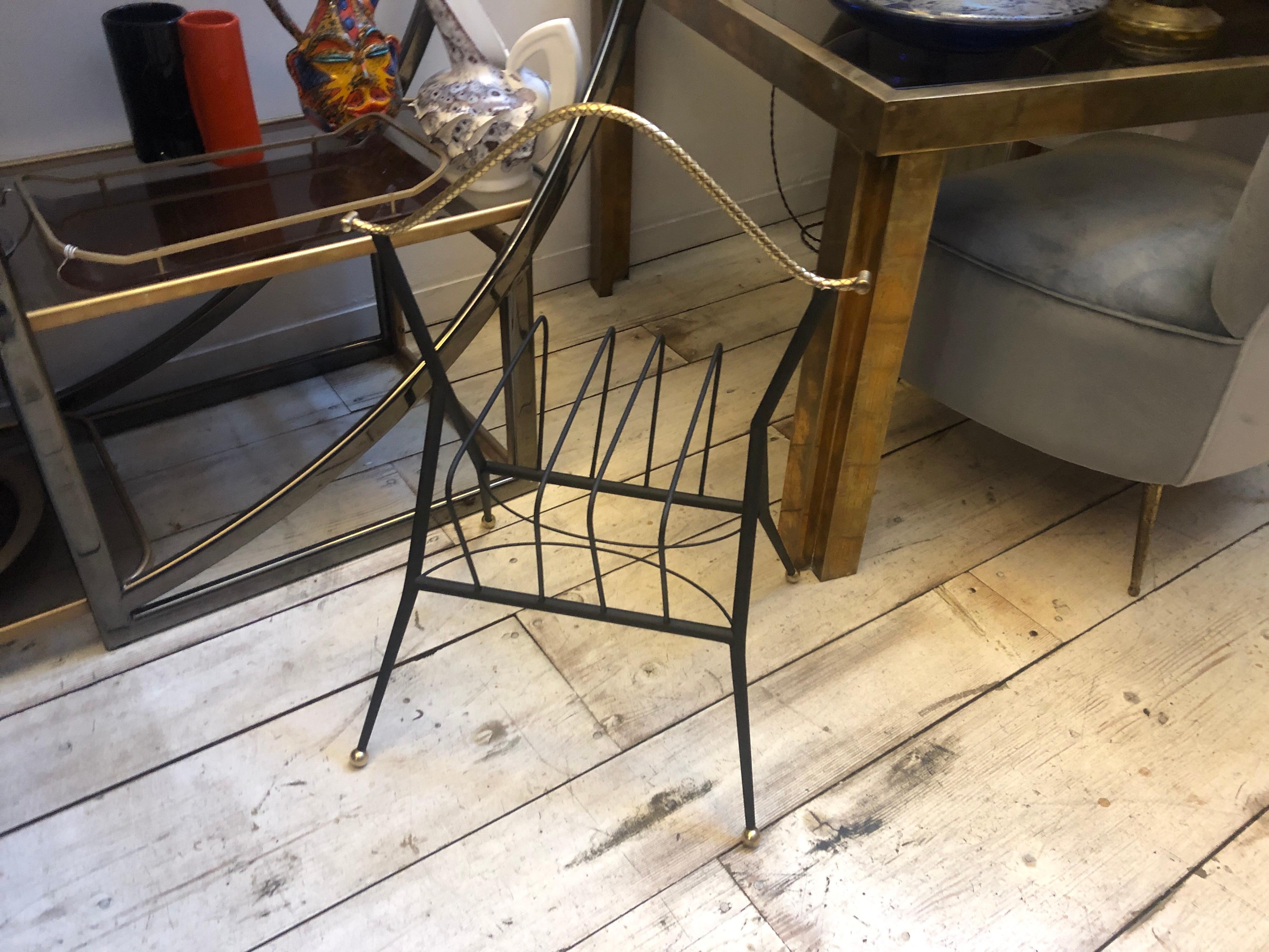 1950s Mid-Century Modern Black painted Metal and Brass Italian Magazine Rack For Sale 5