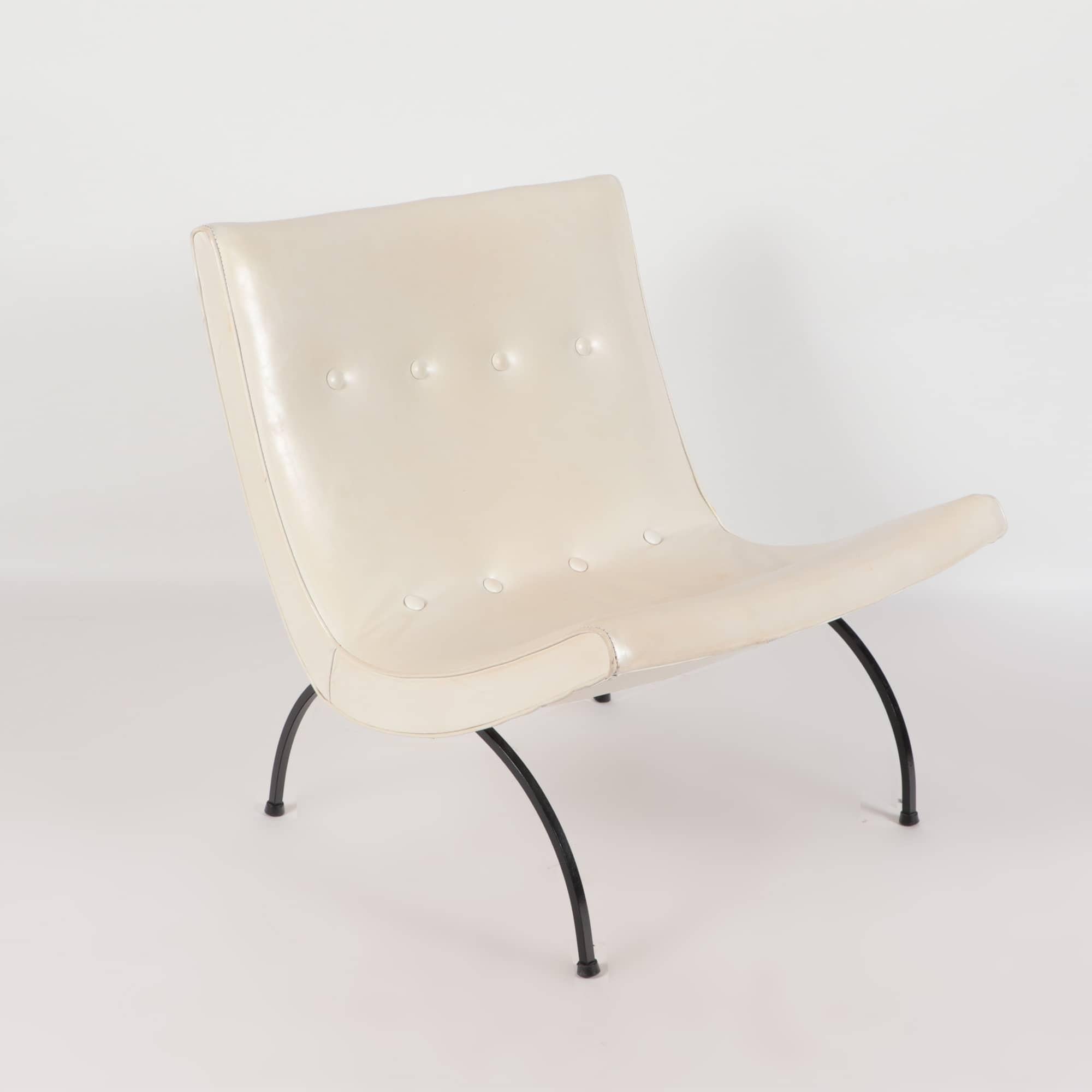 Mid-Century Modern Milo Baughman White Scoop Chair, circa 1950 In Good Condition In Philadelphia, PA