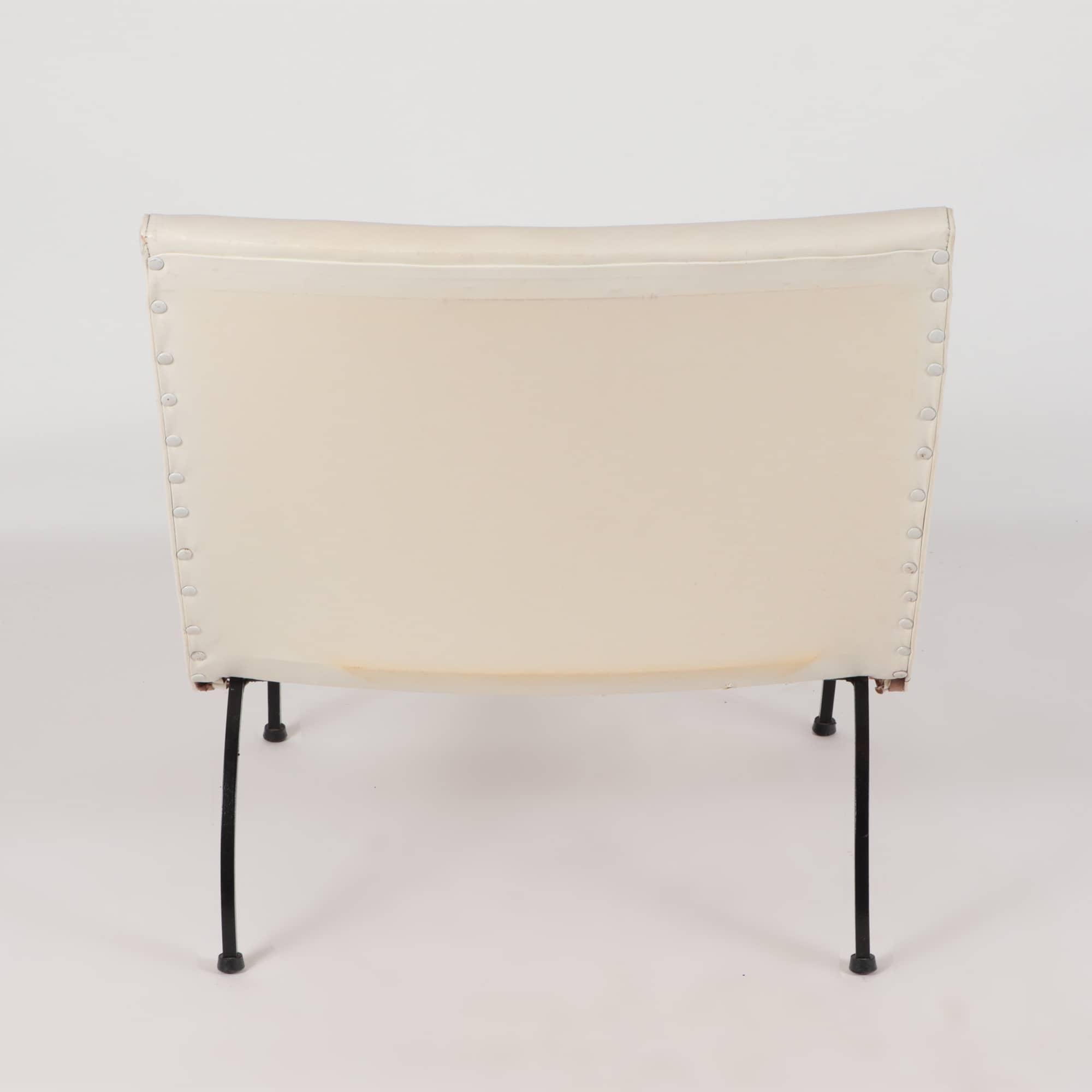 Mid-Century Modern Milo Baughman White Scoop Chair, circa 1950 2