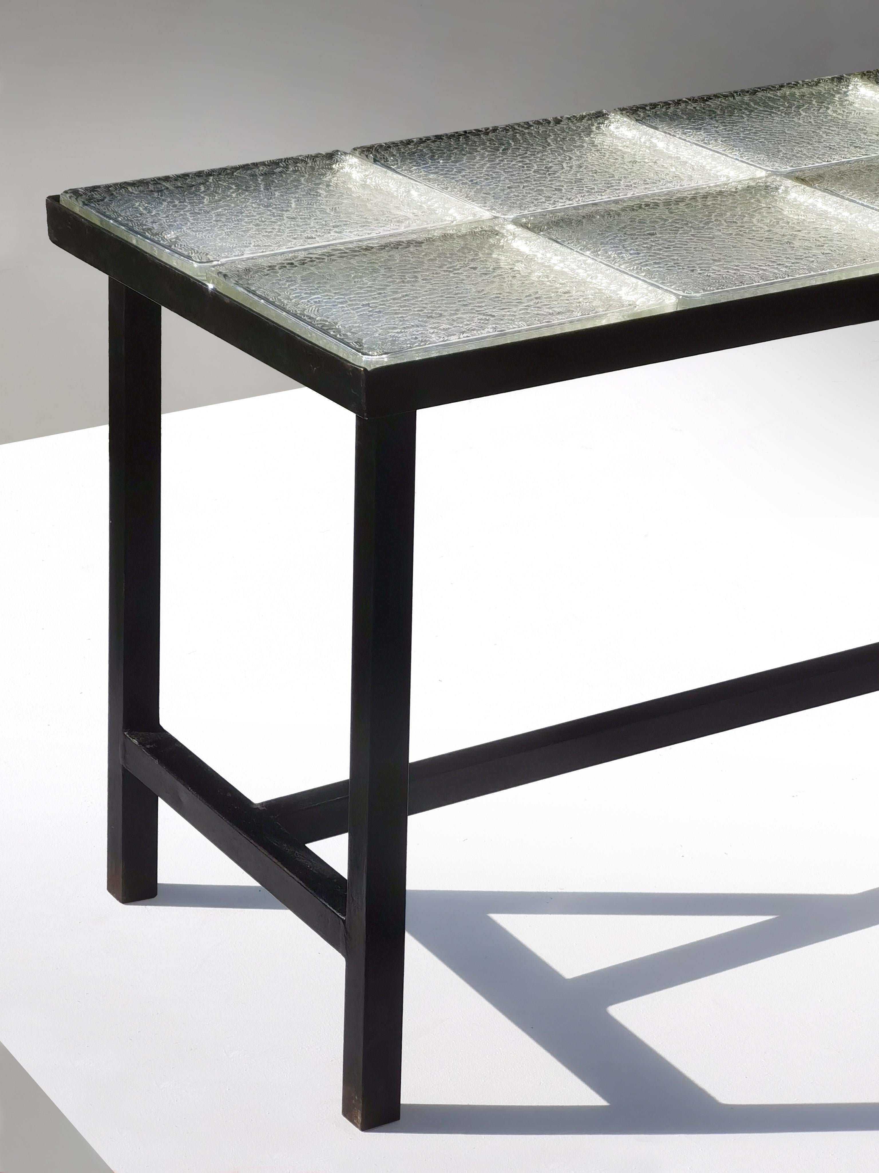 Mid-Century Modern TABLE À CAFÉ MODERNISTE DU MOYEN-CENTRE Att. à GUSTAVE GAUTIER, France 1950 en vente