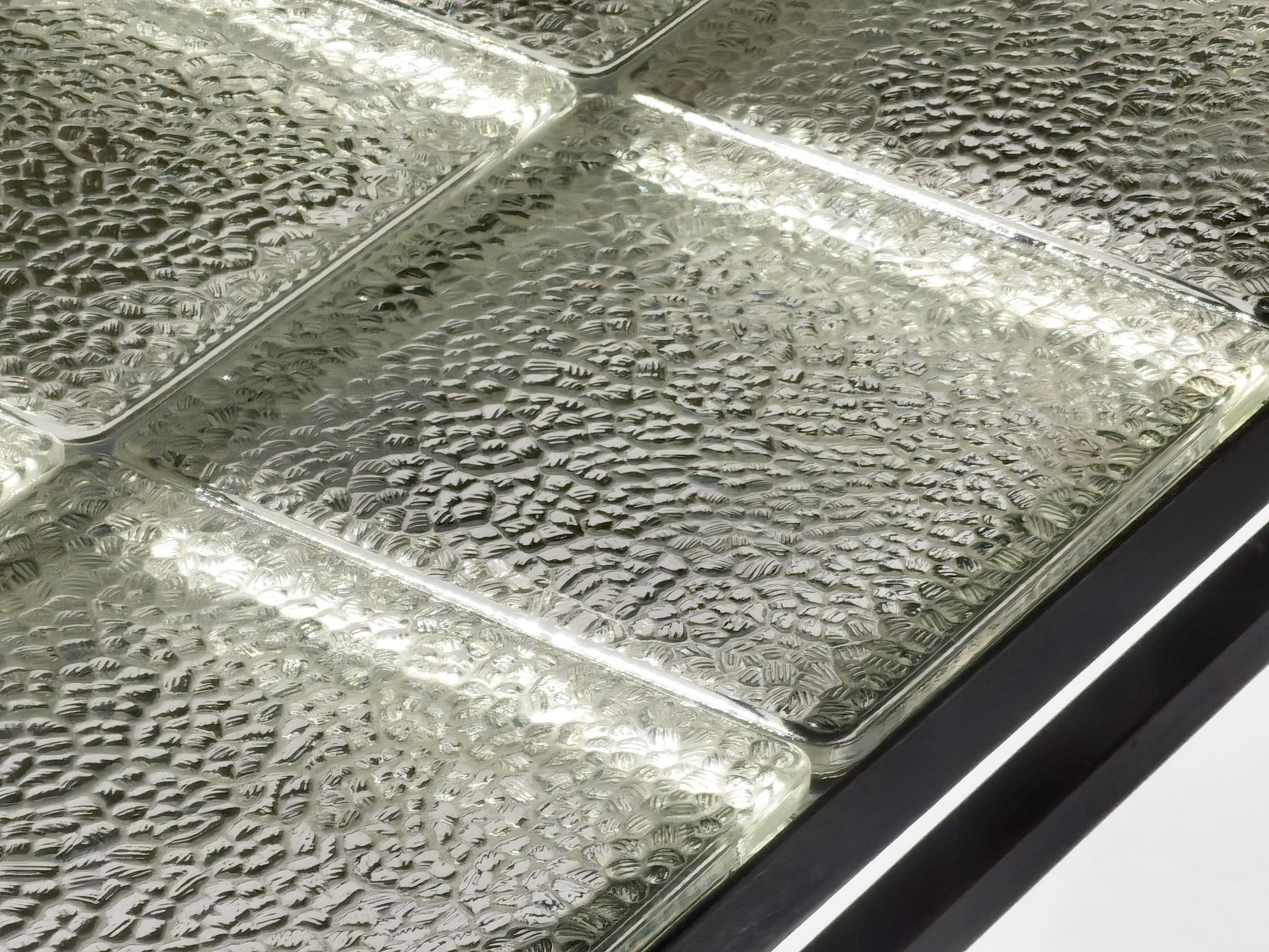 Milieu du XXe siècle TABLE À CAFÉ MODERNISTE DU MOYEN-CENTRE Att. à GUSTAVE GAUTIER, France 1950 en vente