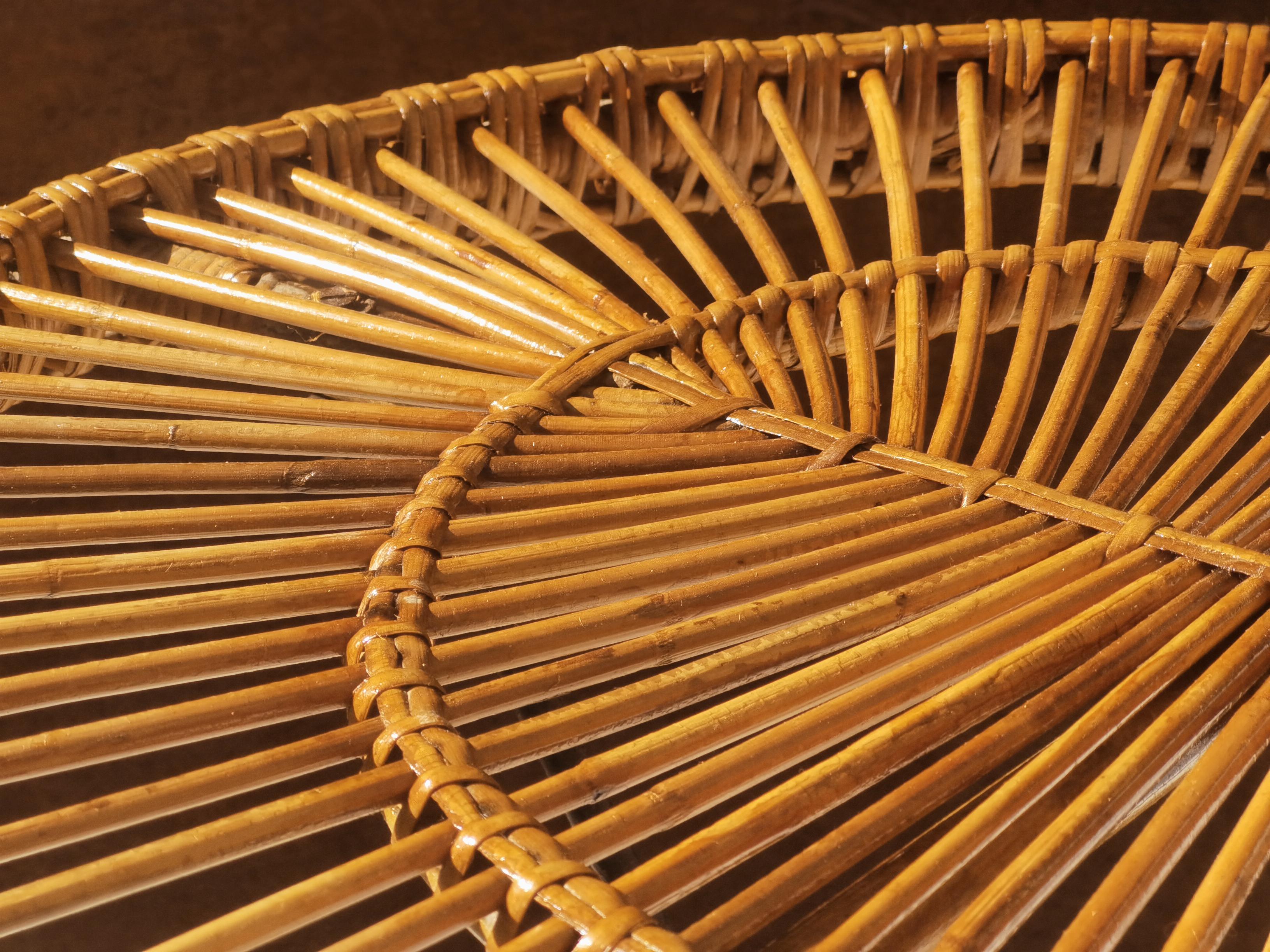 Métal Table D'appoint en rotin moderniste du milieu du siècle dernier, France 1950 en vente