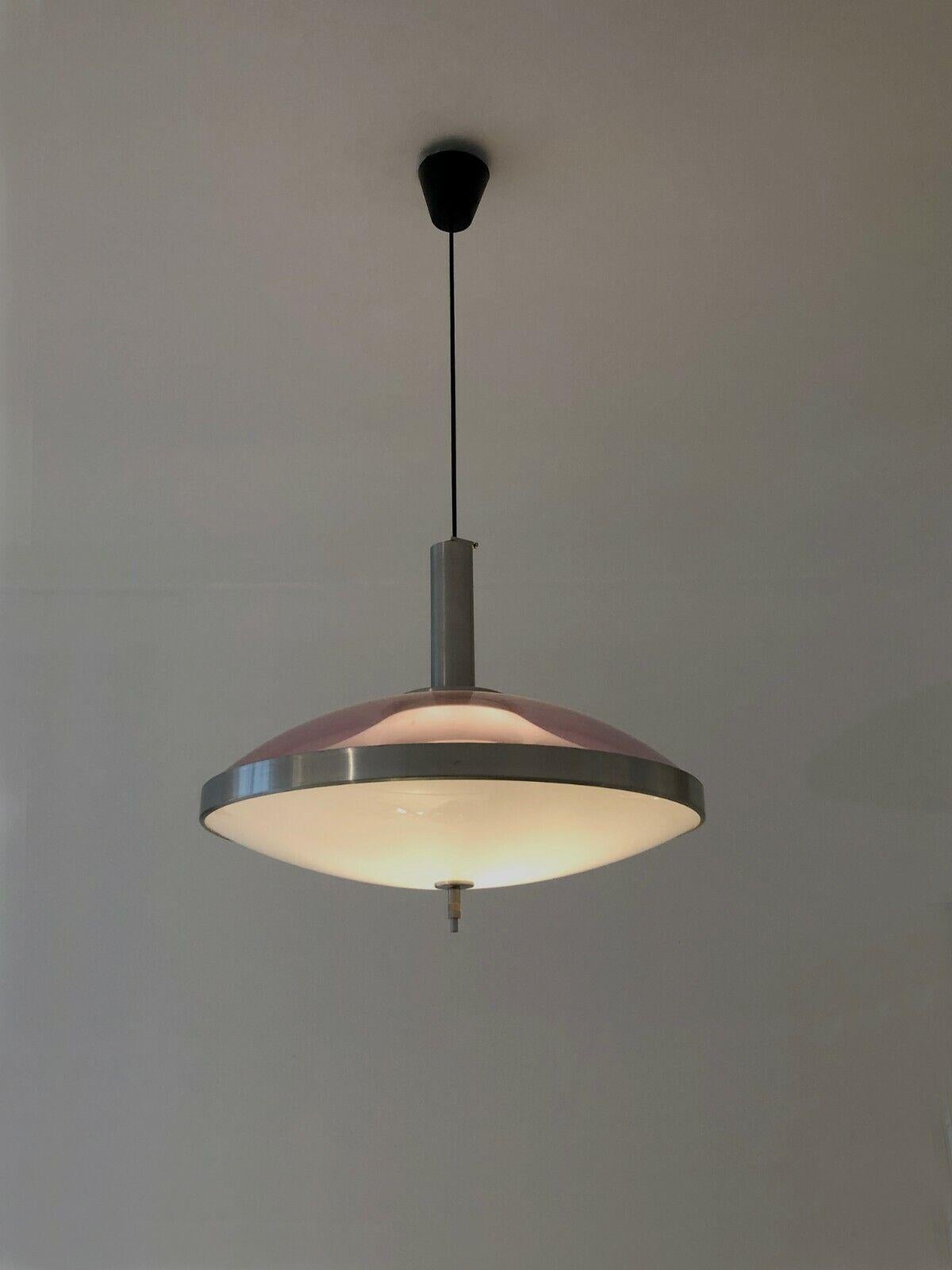 A large and elegant space-inspired chandelier pendant, Modernist, Space-Age, with 2 beams of light (a main white diffusion towards the bottom, a secondary one with pink ambiance towards the top), aluminum structure with integrated switch on the