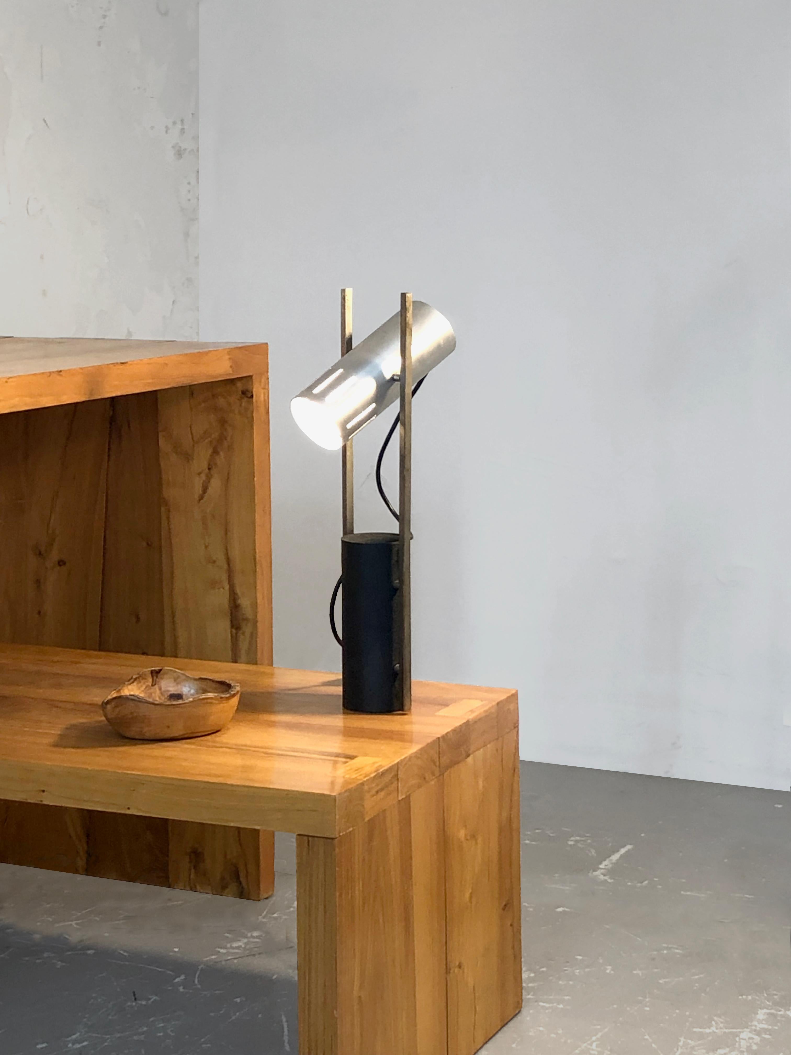 A MID-CENTURY-MODERN MODERNIST Tischlampe von STILNOVO, Italien 1950 (Italienisch) im Angebot