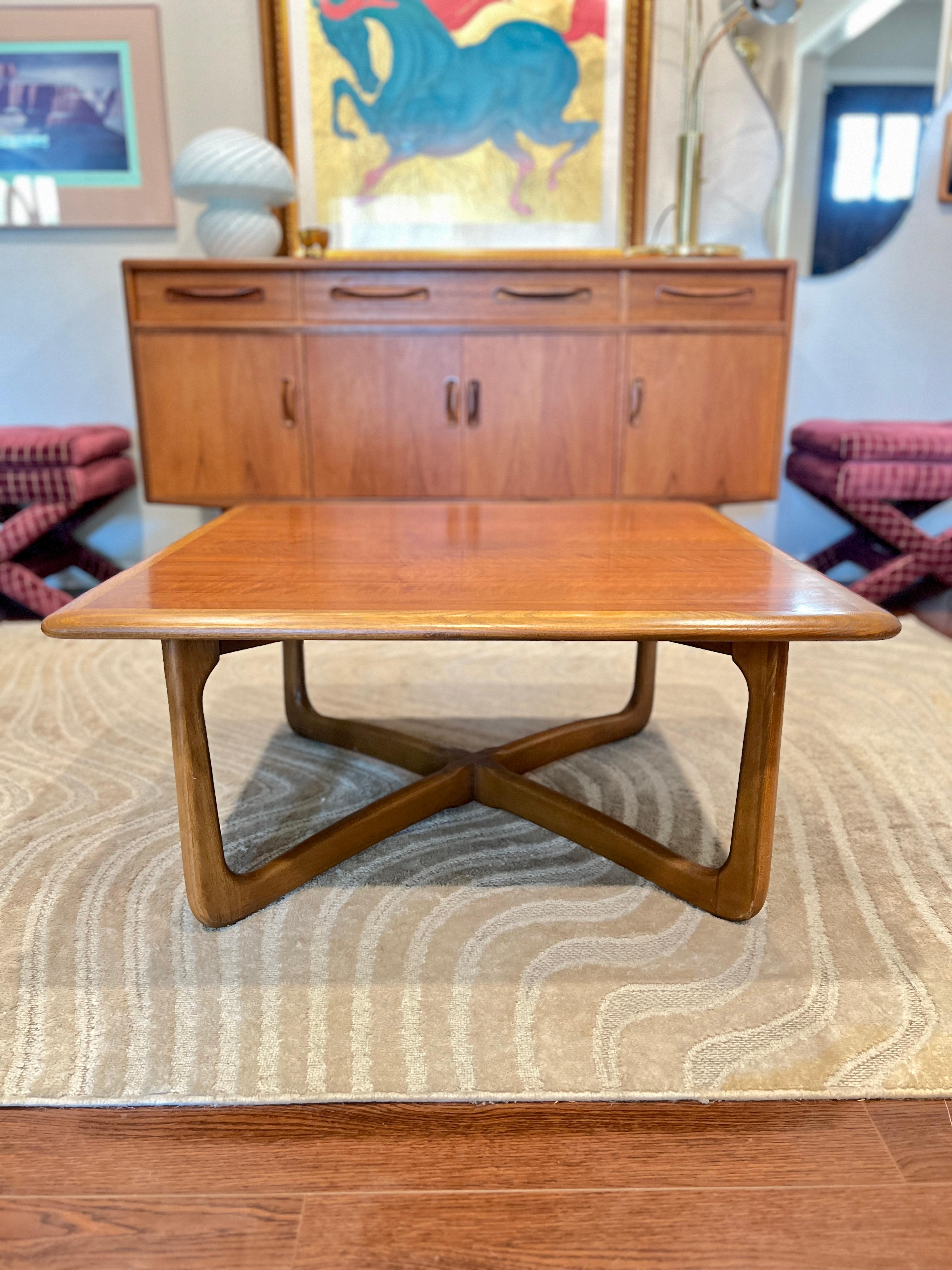 A mid century modern oak coffee table by Lane. Part of perception collection  In Good Condition In Houston, TX