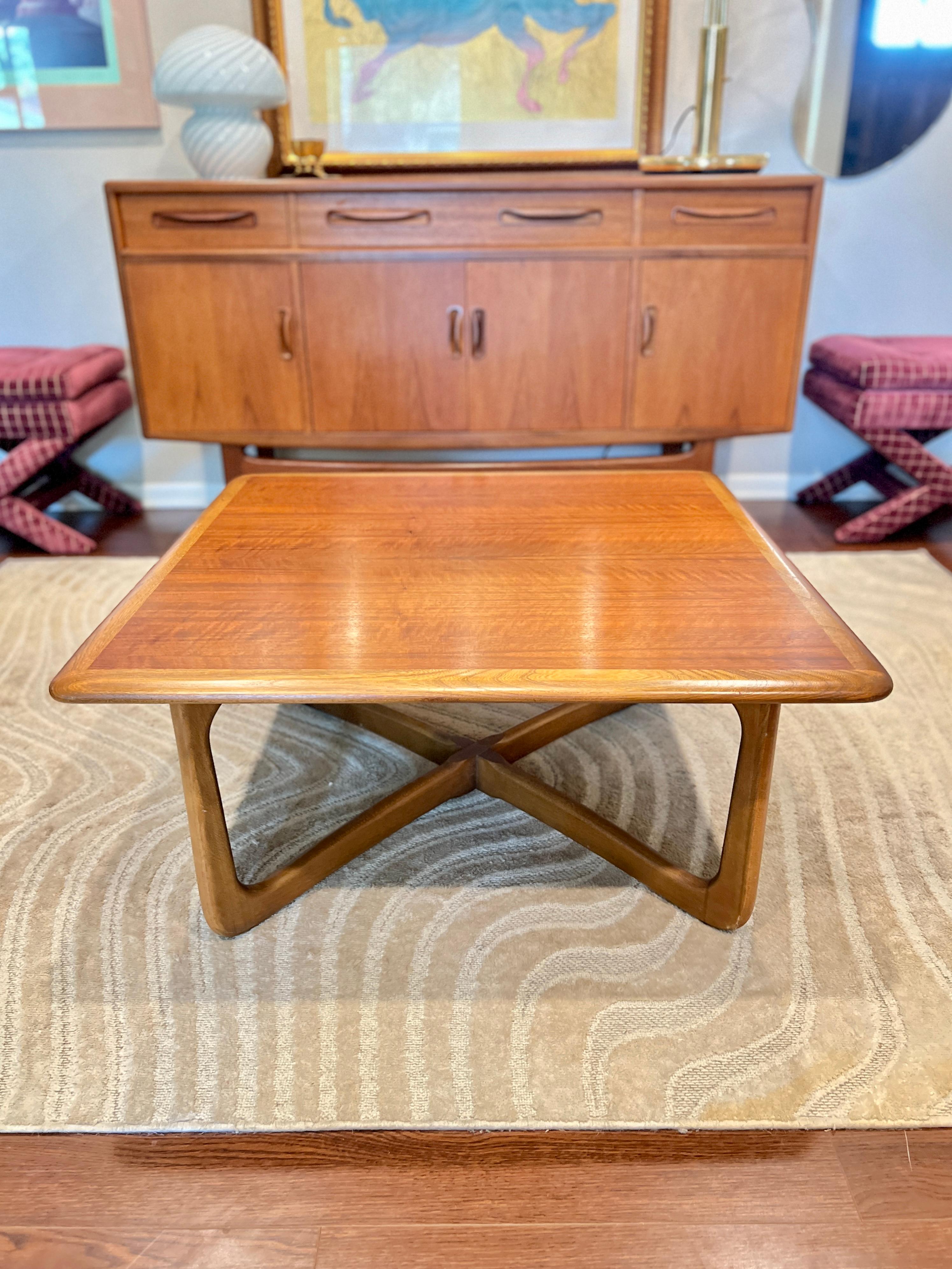 Mid-20th Century A mid century modern oak coffee table by Lane. Part of perception collection 