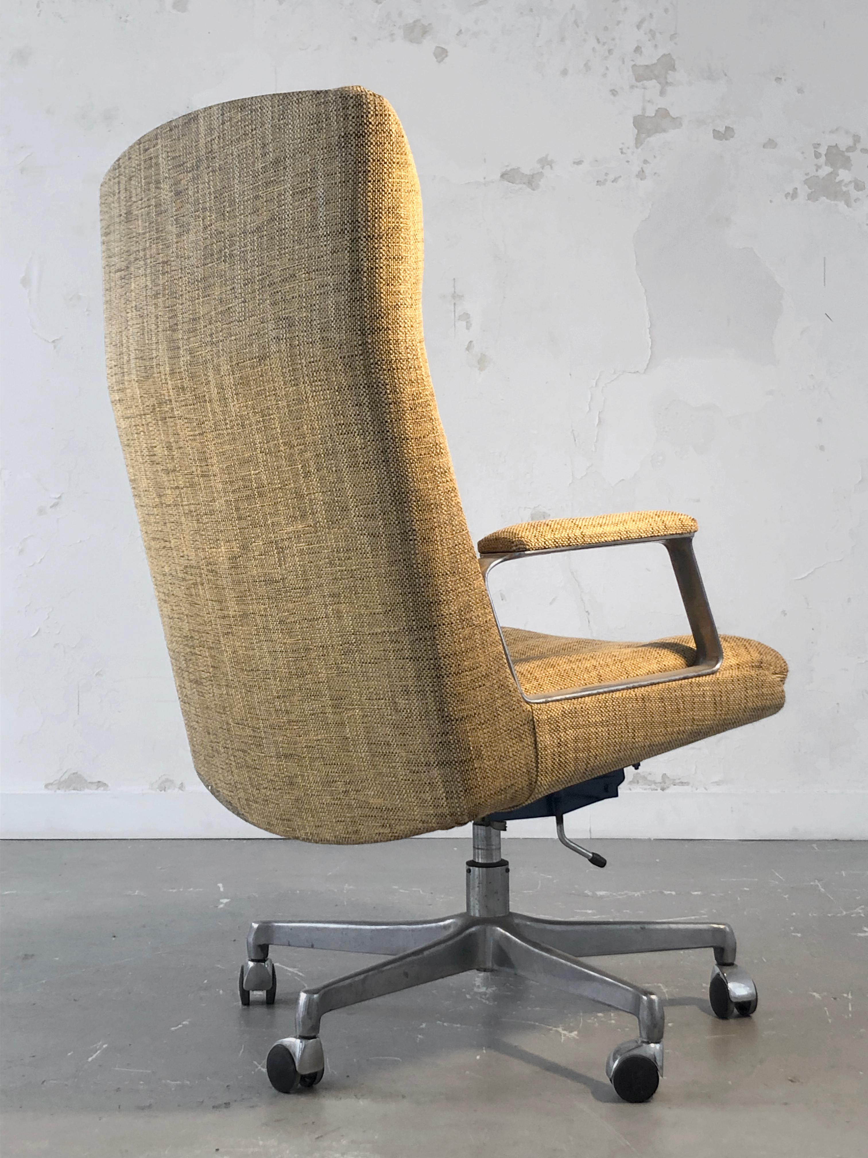 A MID-CENTURY-MODERN President DESK CHAIR by RAPHAEL RAFFEL France 1960-1970 For Sale 2