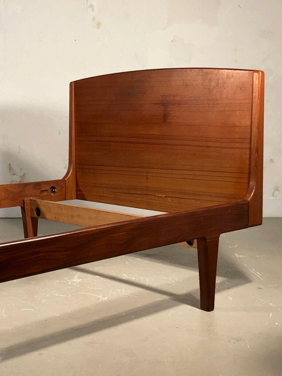 French A MID-CENTURY-MODERN RECONSTRUCTION Bed DAYBED by ROGER LANDAULT, France, 1950 For Sale