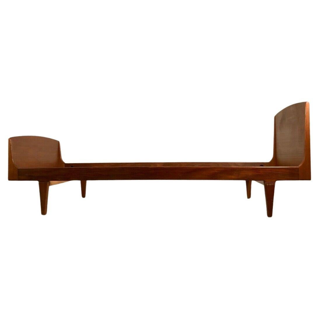 A MID-CENTURY-MODERN RECONSTRUCTION Bett DAYBED by ROGER LANDAULT, Frankreich, 1950 im Angebot