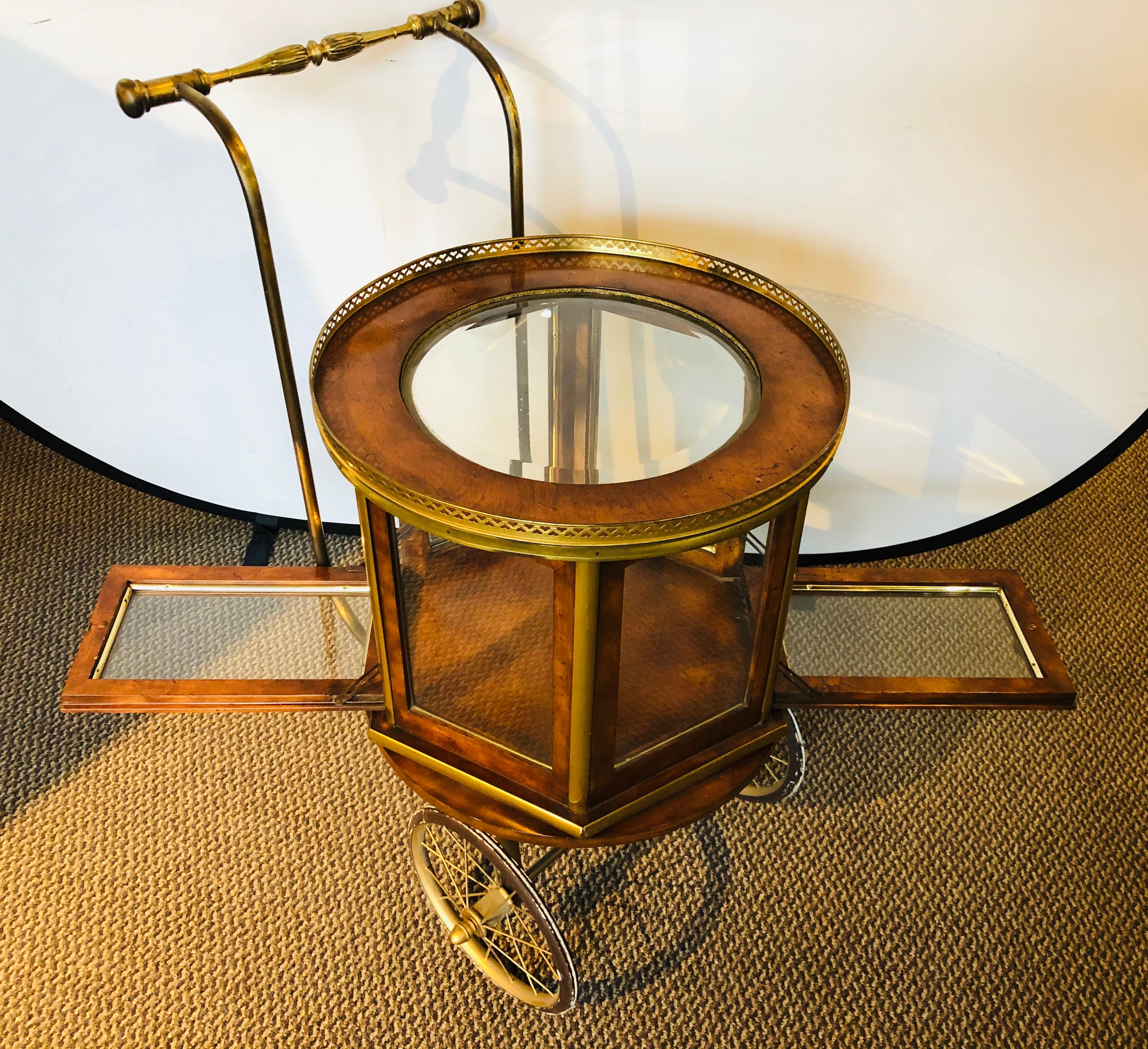 Mid-Century Modern Revolving Serving Cart or Bar Cart Showcase Vitrine In Good Condition In Stamford, CT