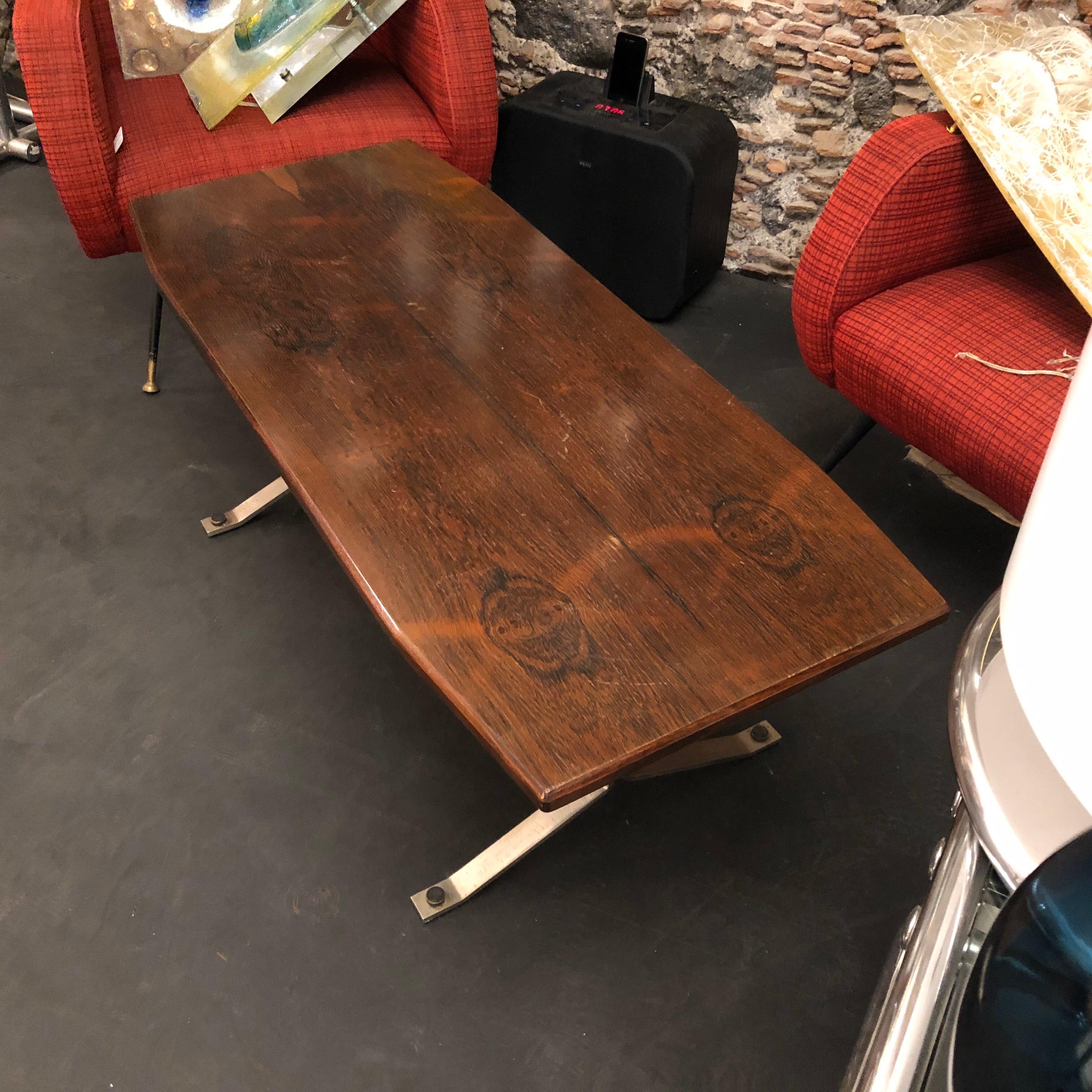 Acier Table basse italienne en bois de rose:: Rio et acier:: datant du milieu du siècle dernier:: vers 1970 en vente