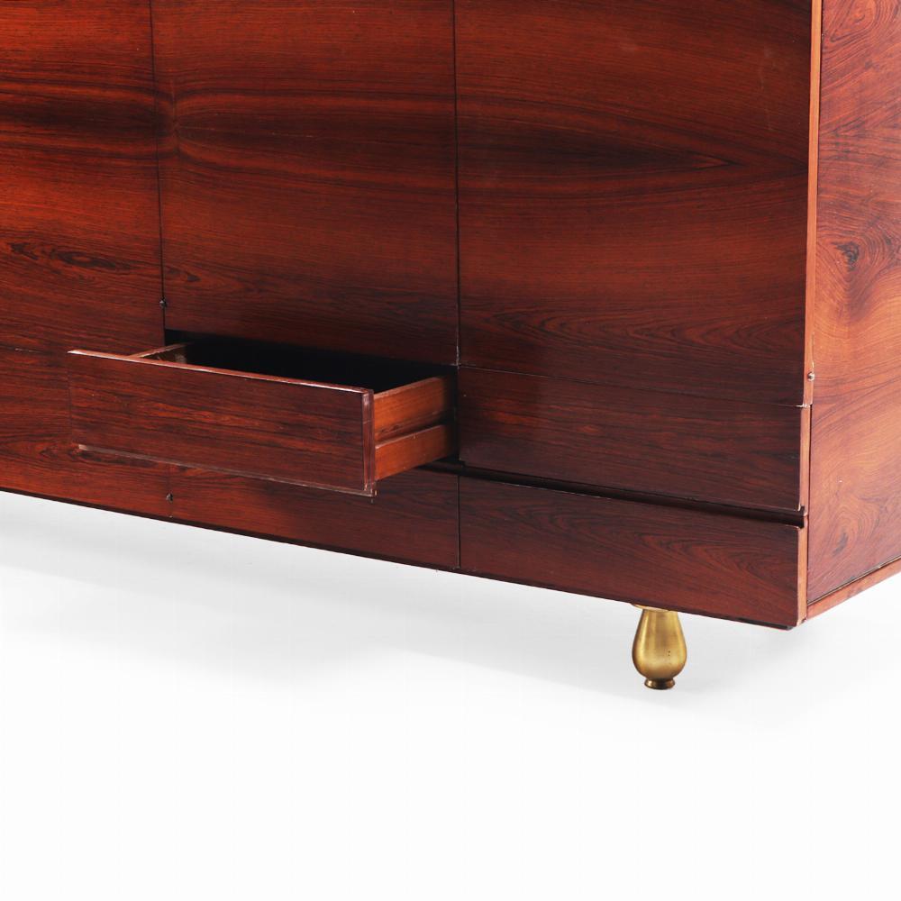 Aparador moderno de palisandro de mediados de siglo, c. 1950. Sudamericano en venta