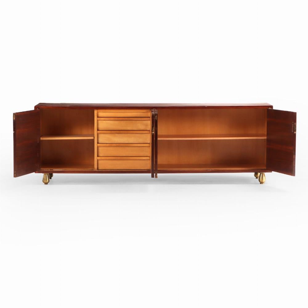 Américain A Mid Century Modern Rosewood Sideboard Credenza, C. 1950. en vente