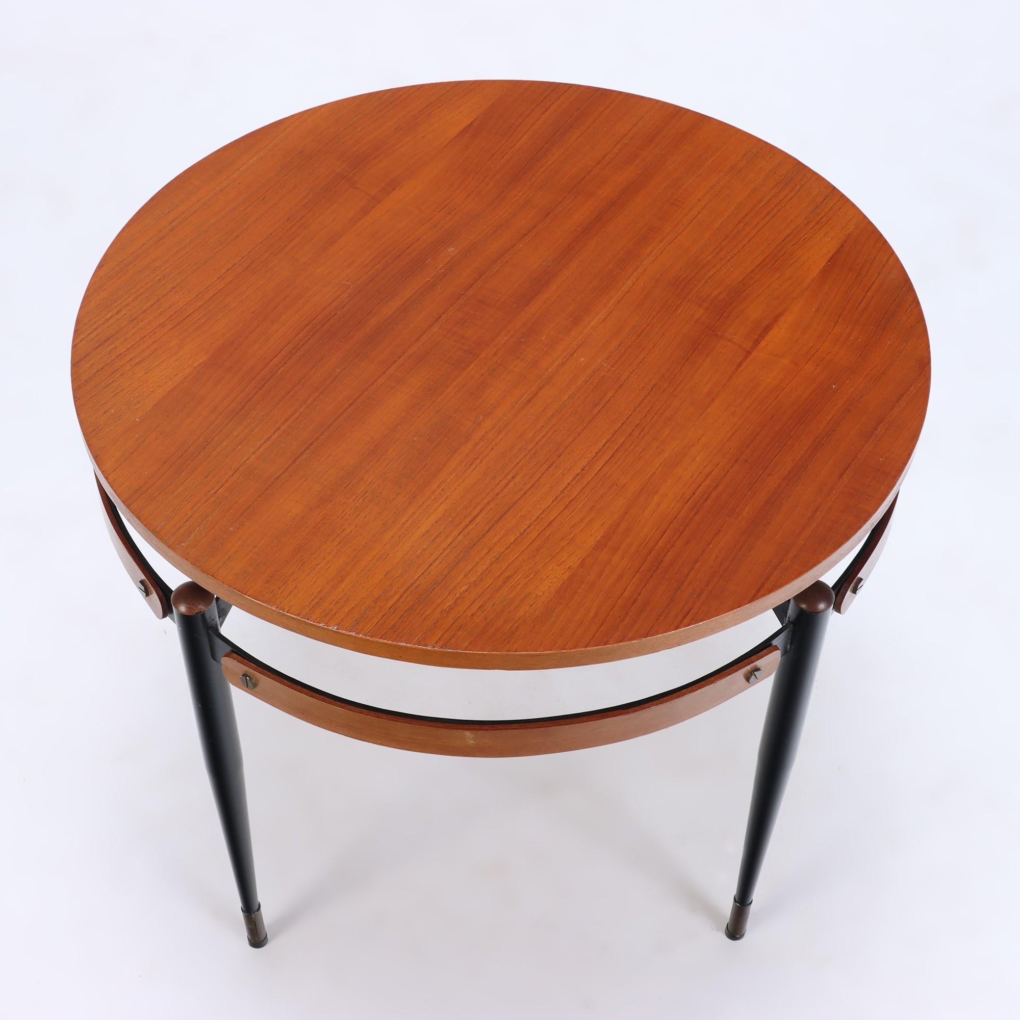 Mid-Century Modern Table de cocktail ronde moderne du milieu du siècle dernier, vers 1960 en vente