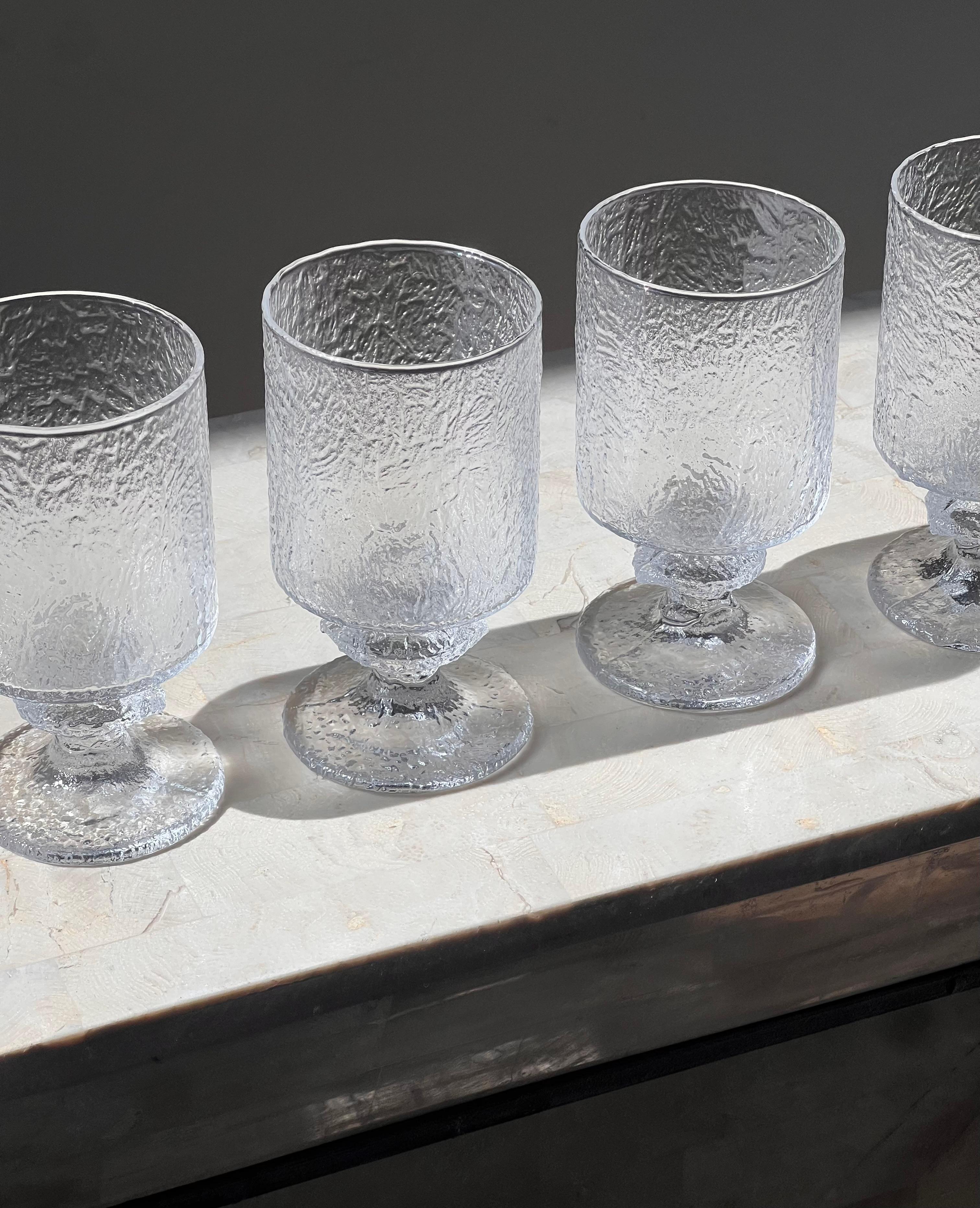 A mid century modern set of four water goblets by LASIA, Finland 1960s Moderno de mediados de siglo