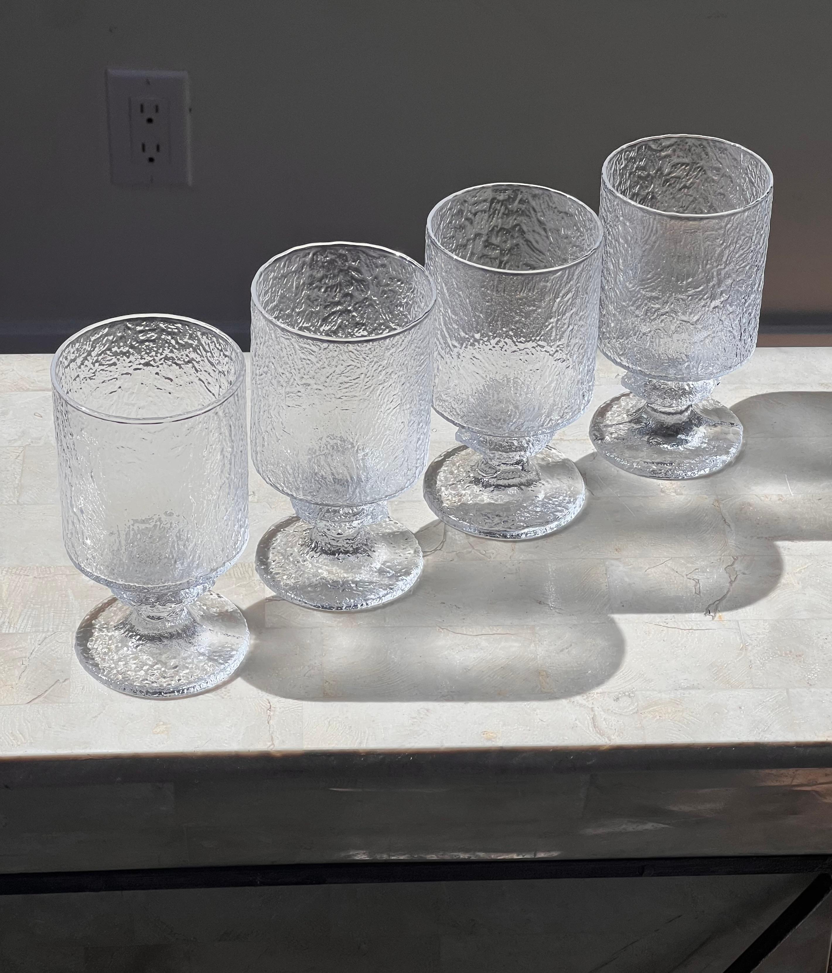 A mid century modern set of four water goblets by LASIA, Finland 1960s Hecho a mano
