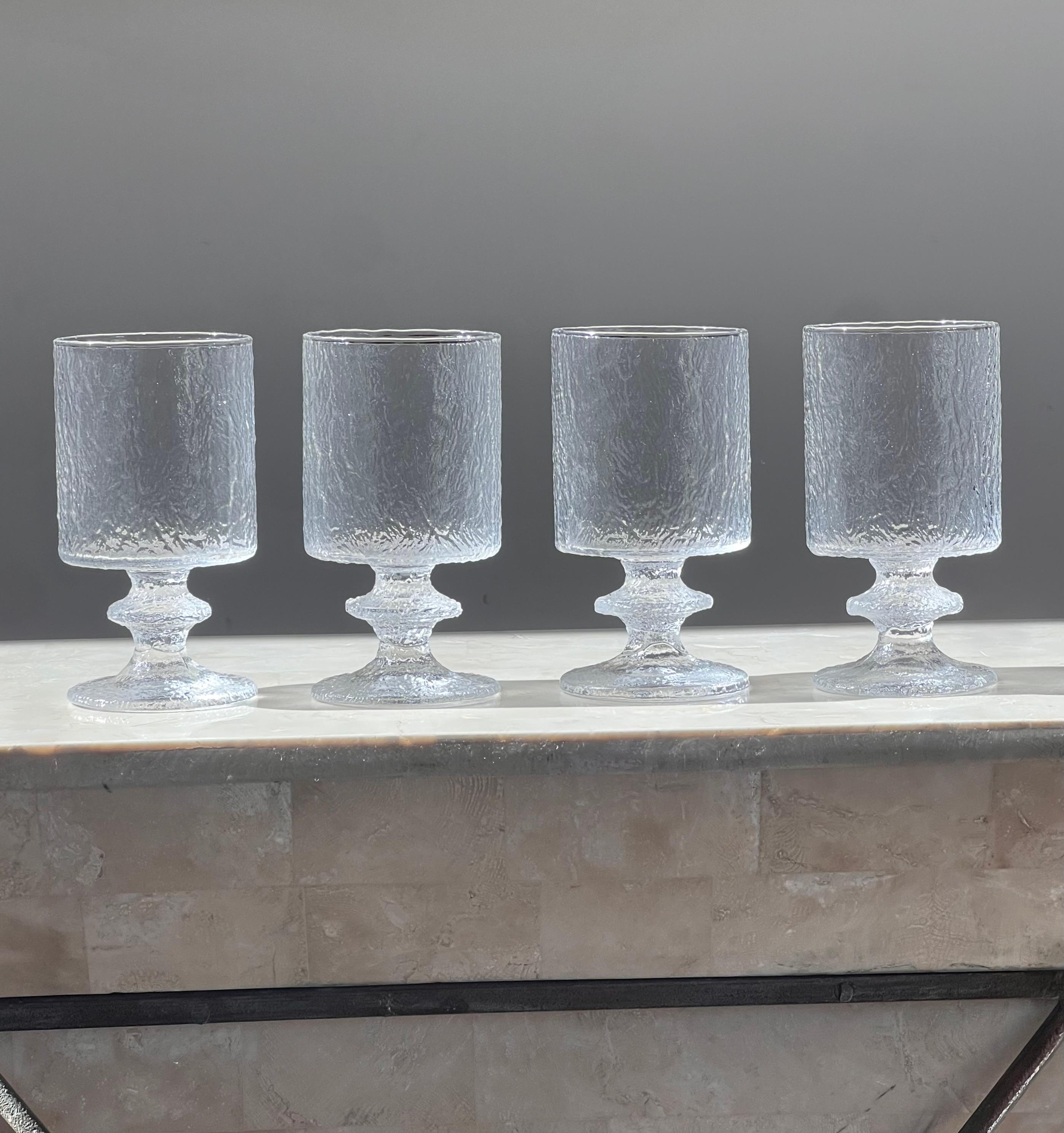 A mid century modern set of four water goblets by LASIA, Finland 1960s mediados del siglo XX