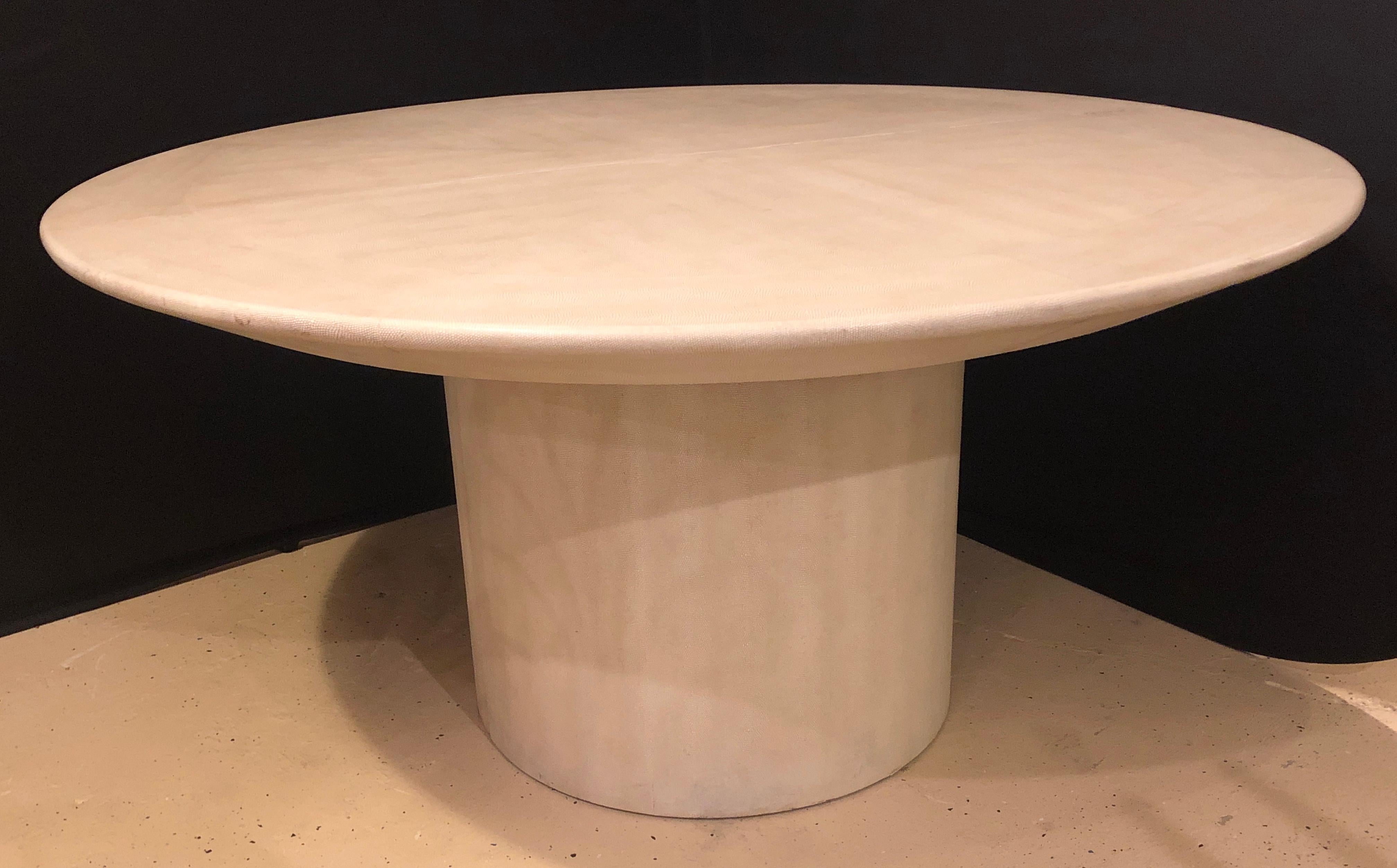 Mid-Century Modern Karl Springer Circular Dining Table with 3 Leaves In Good Condition In Stamford, CT