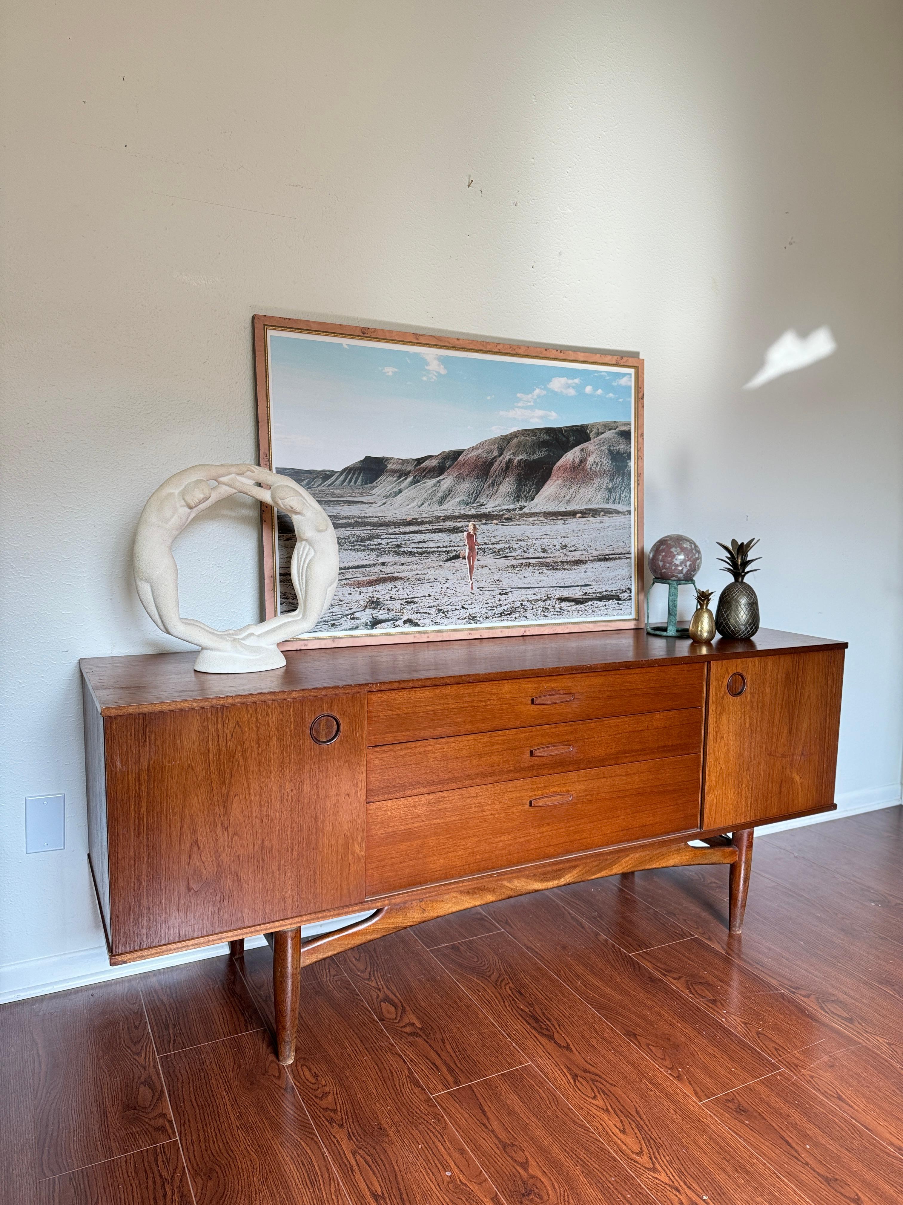 A mid century modern sideboard by Avalon, circa 1960s 5