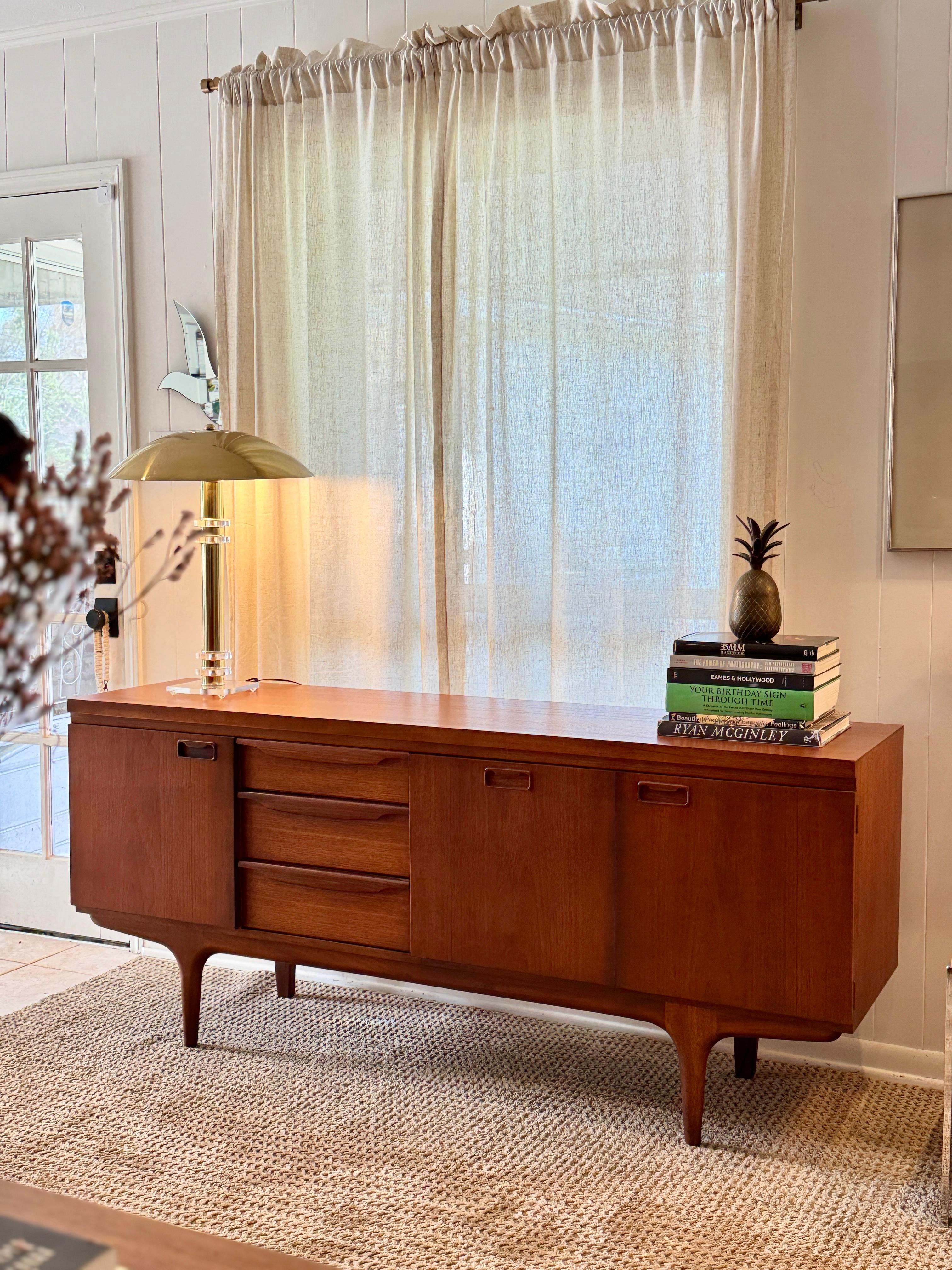 Unknown A mid century modern sideboard by British furniture maker Greaves & Thomas