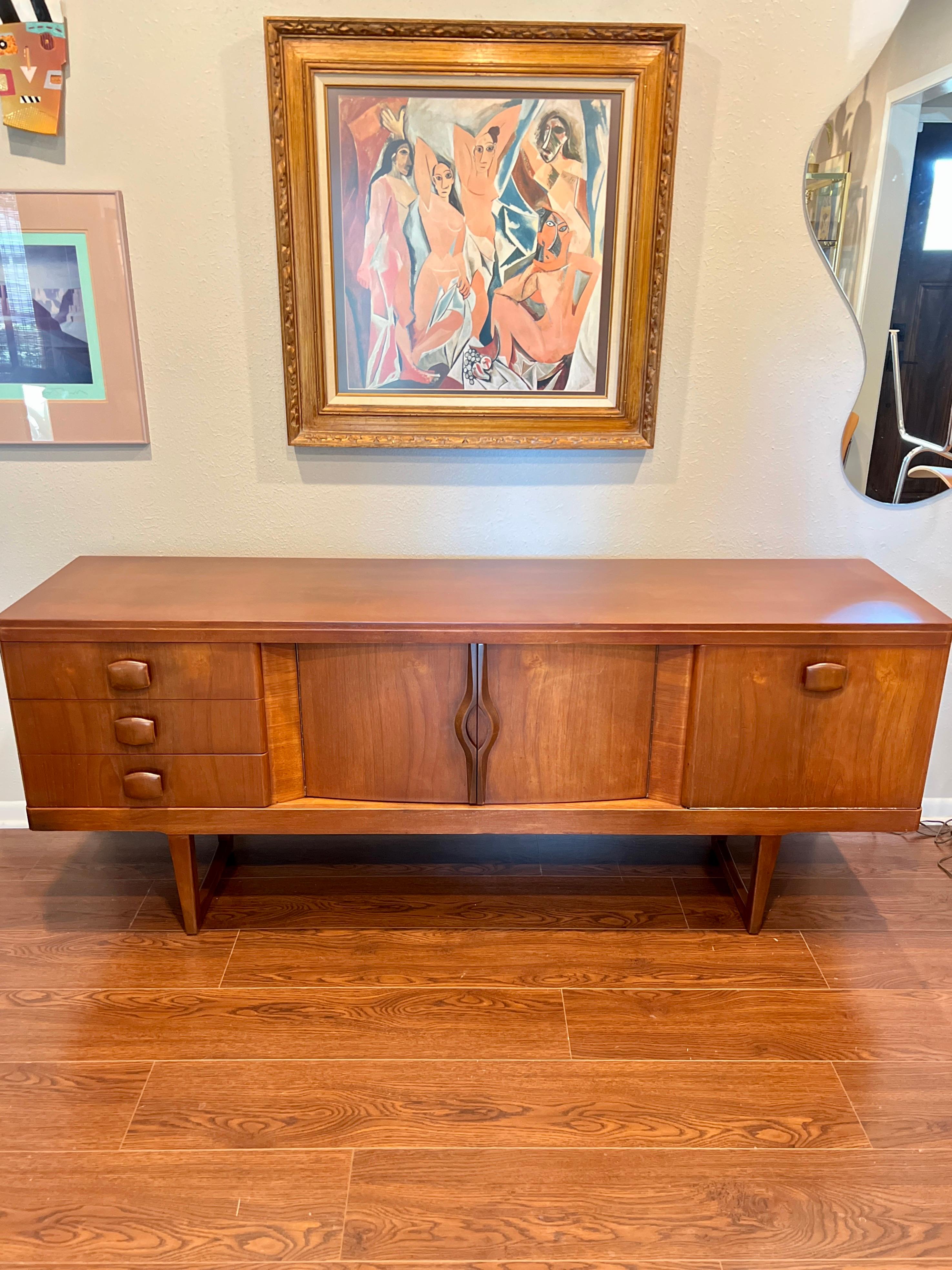 A mid century modern sideboard in teak by Stonehill, circa 1960s 2