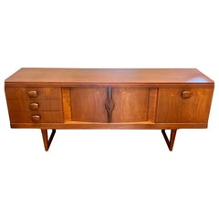 Buffet moderne du milieu du siècle en teck par Stonehill, vers les années 1960