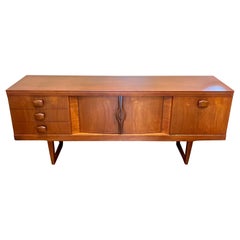 Buffet moderne du milieu du siècle en teck par Stonehill, vers les années 1960