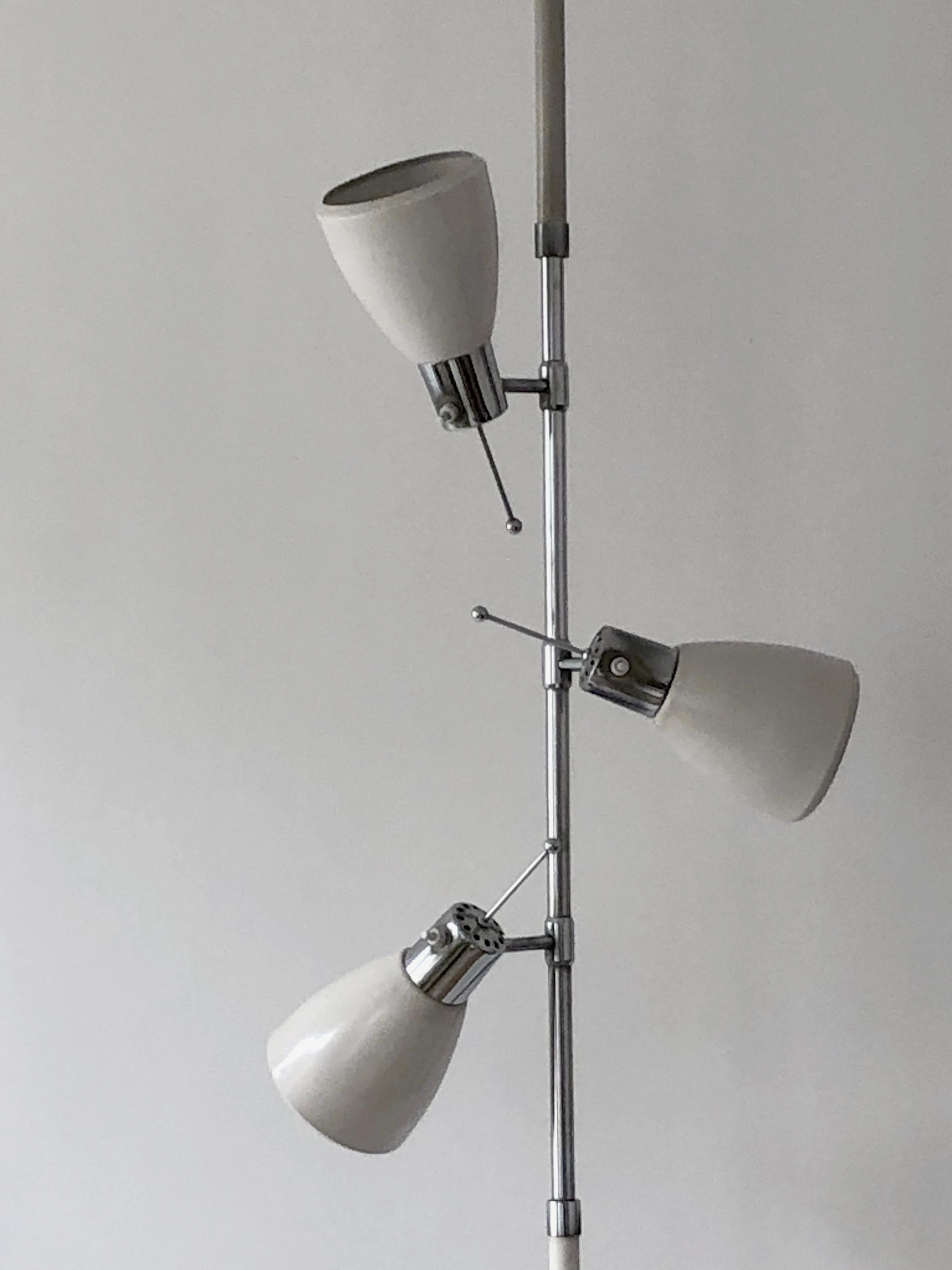 Métal A MID-CENTURY-MODERN SPACE-AGE FLOOR LAMP par ETIENNE FERMIGIER MONIX France 1960 en vente