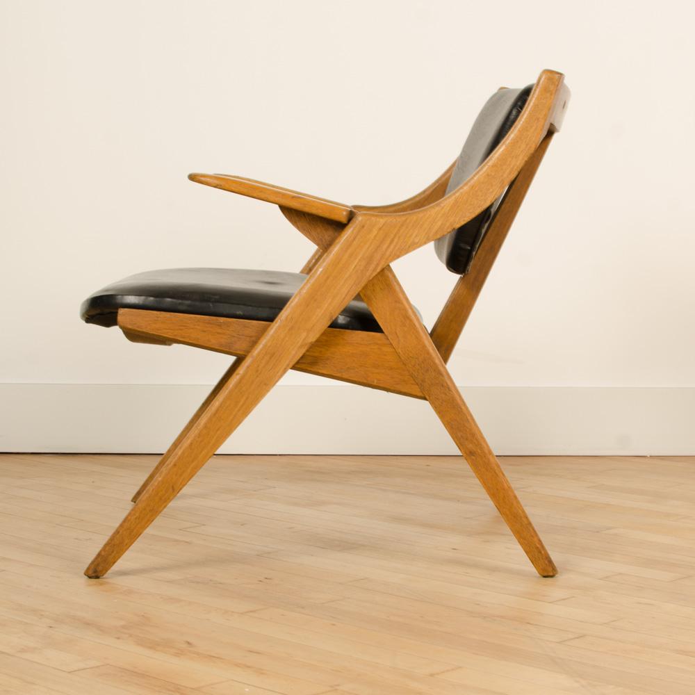 Midcentury Modern Teak Lounge Chair, circa 1950 In Good Condition In Philadelphia, PA