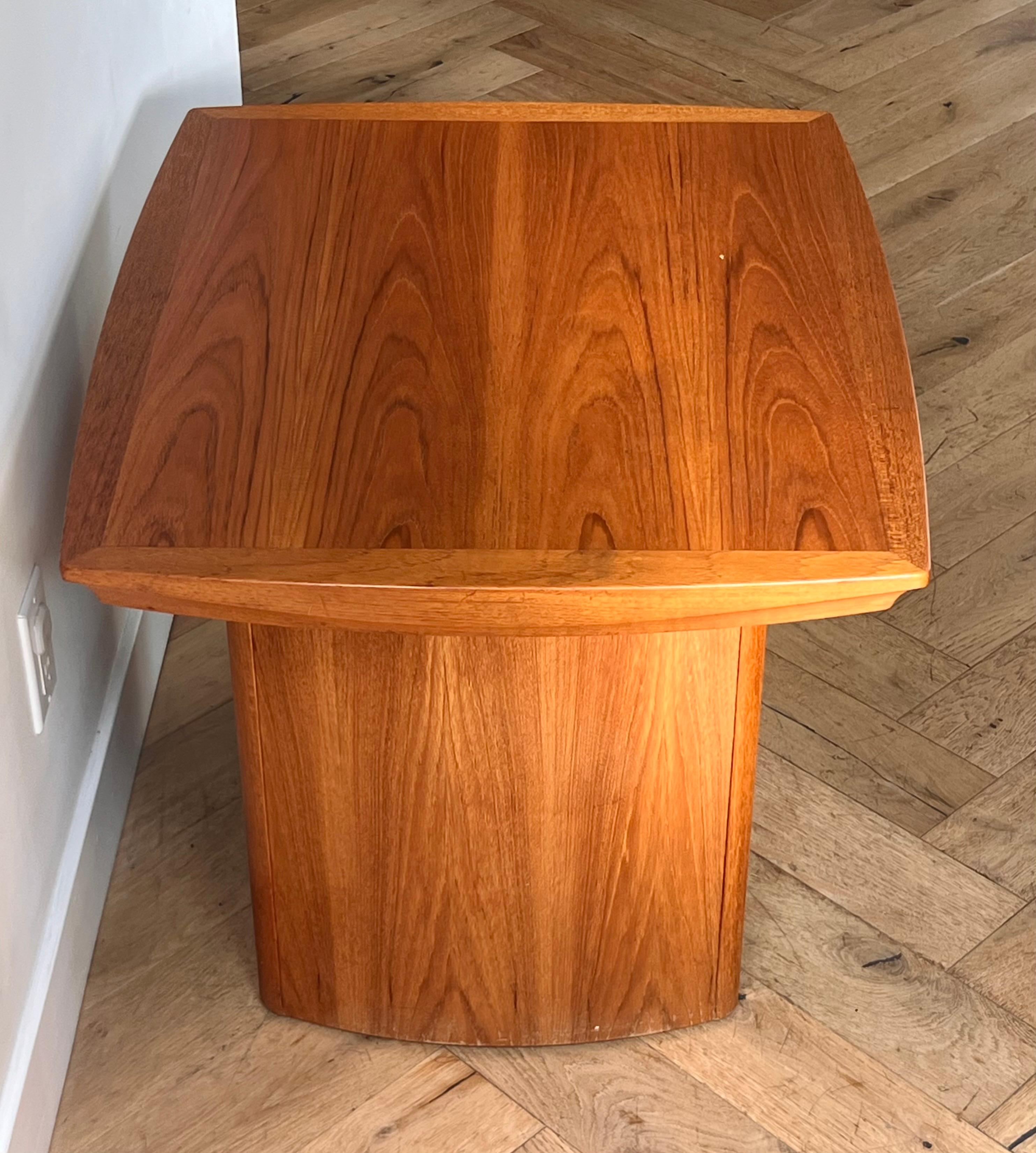 A mid century modern teak side table by Nordic Furniture, 20th century In Good Condition In View Park, CA