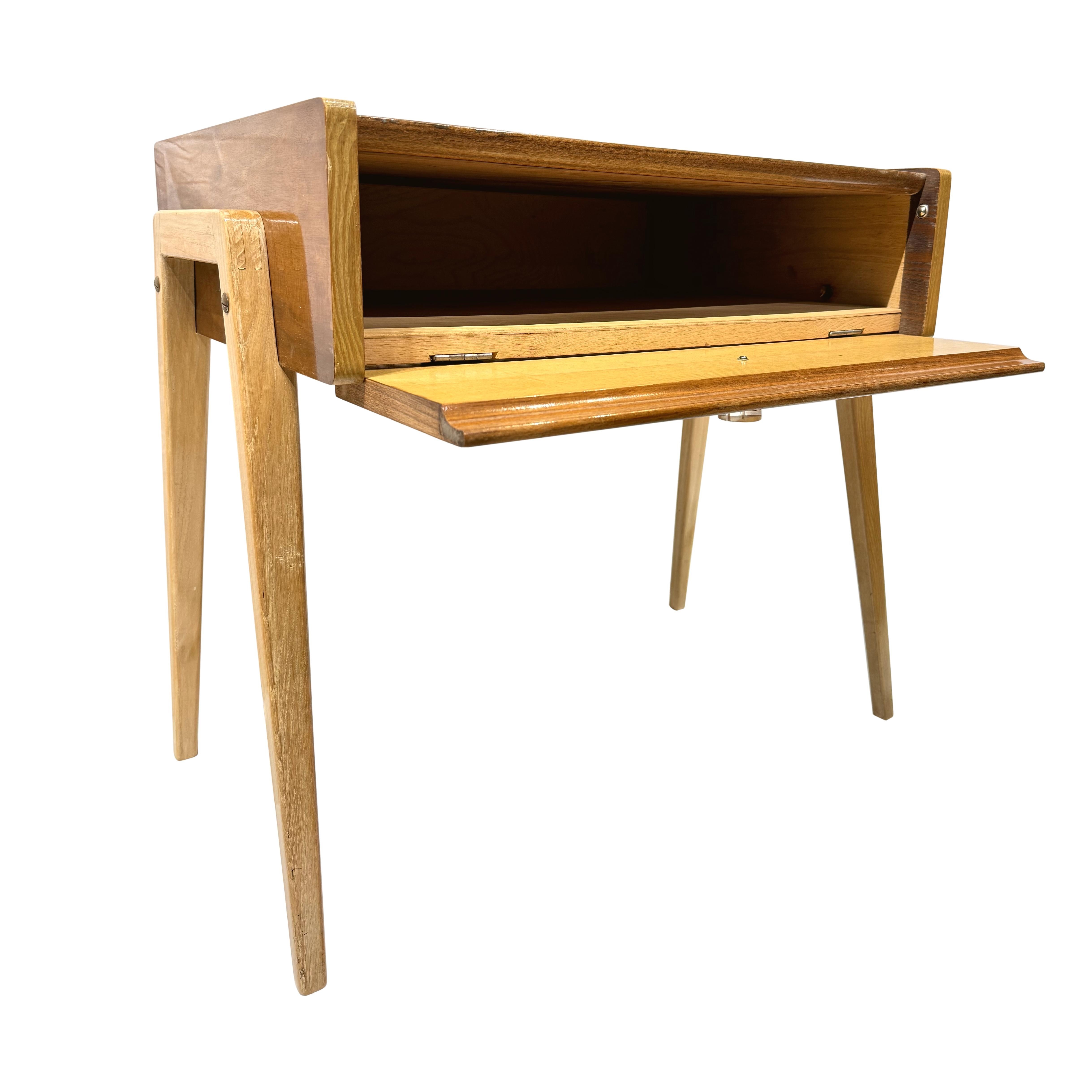 Anglais Table d'appoint bicolore moderne du milieu du siècle dernier, anglaise, vers 1960 en vente