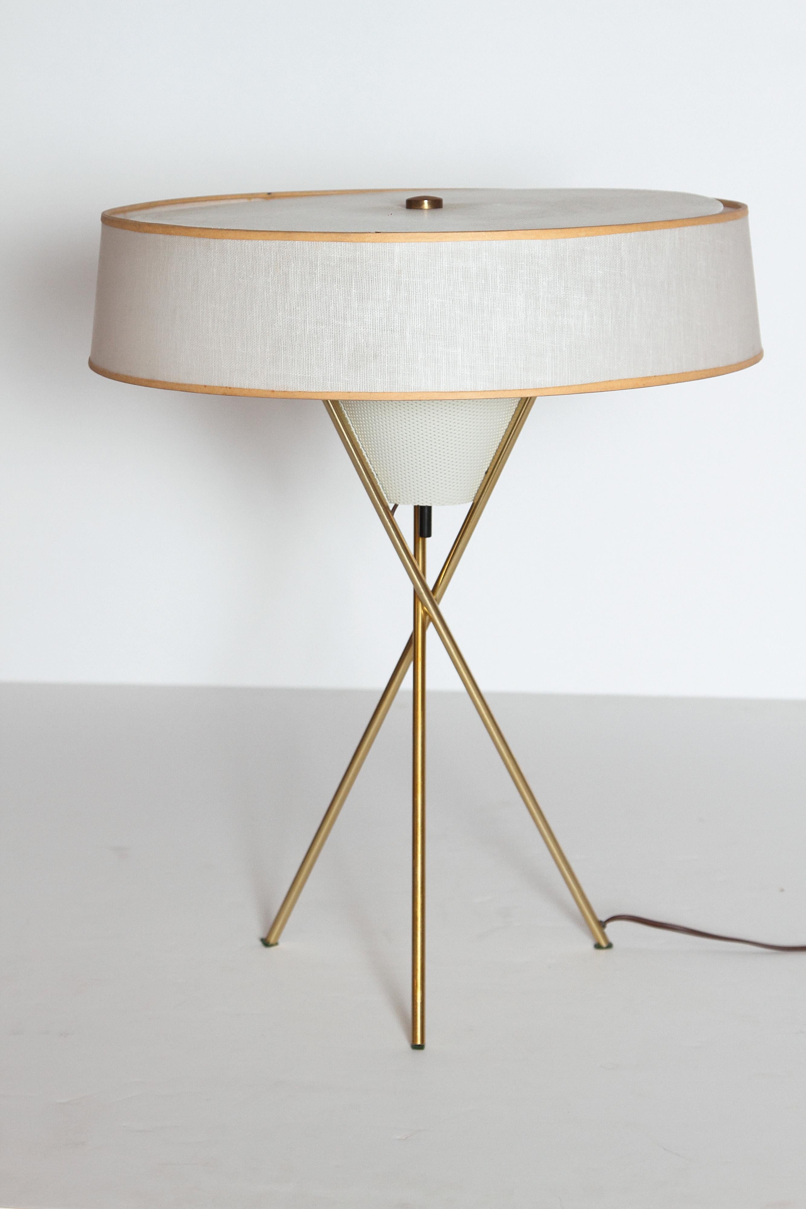 Mid-Century Modern Tripod Table Lamp by Gerald Thurston for Lightolier In Good Condition In Dallas, TX